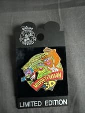 MuppetVision 3D 15th Anniversary Kermit & Fozzie Pin front