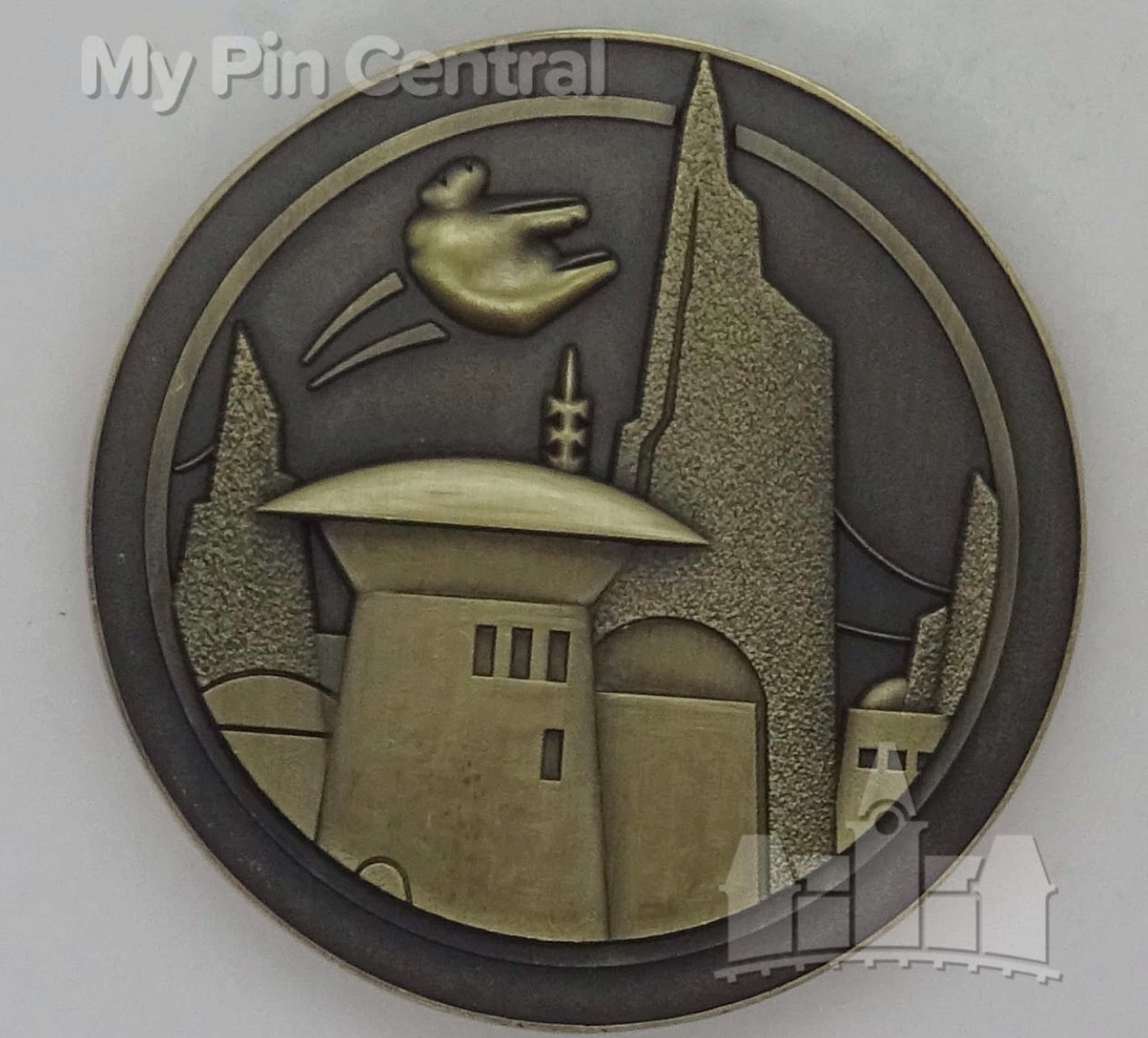 Star Wars: Galaxy's Edge - Millennium Falcon - Cleared for Landing - Jumbo Pin front