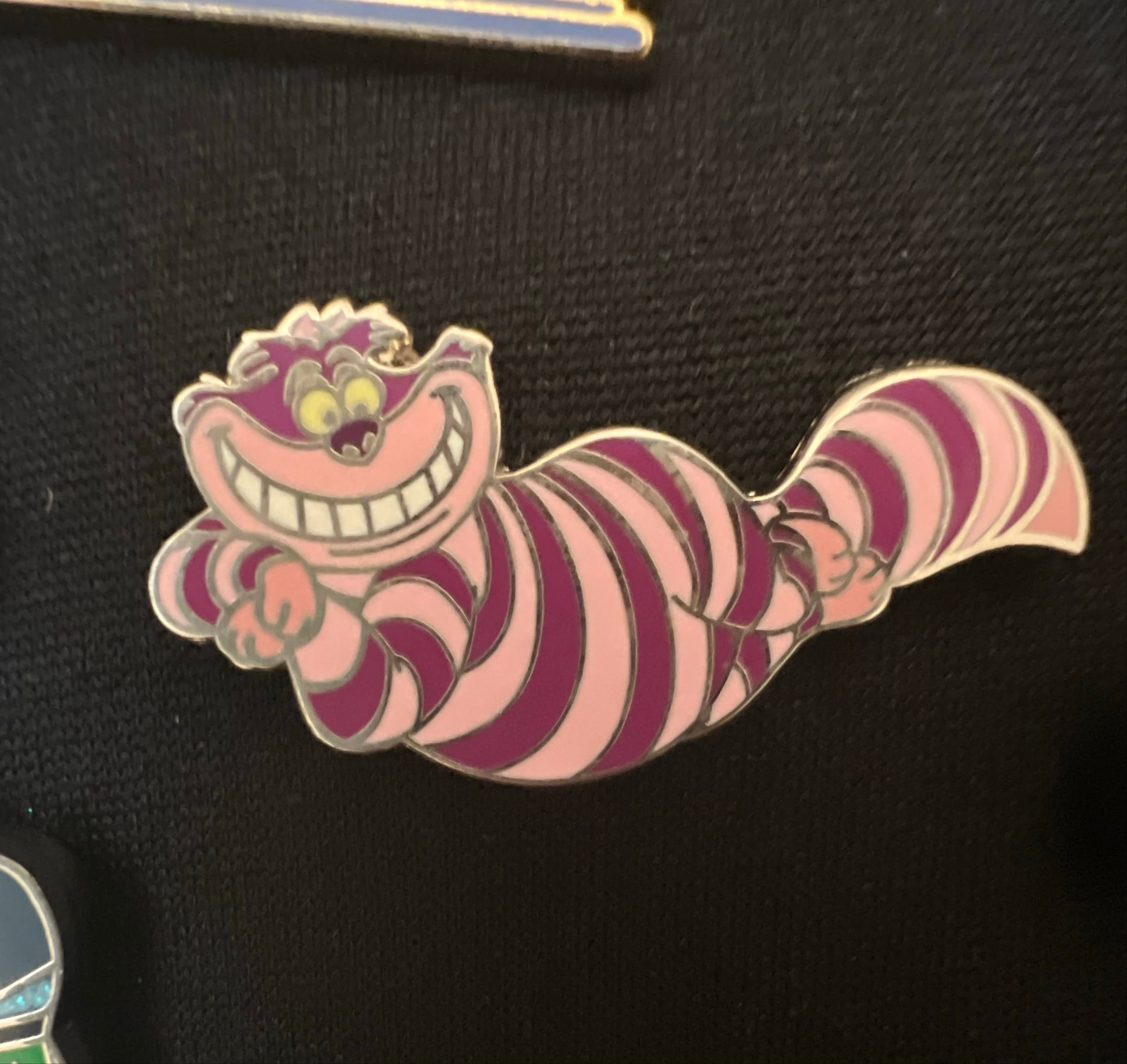 Cheshire Cat Floating on Side to Left front