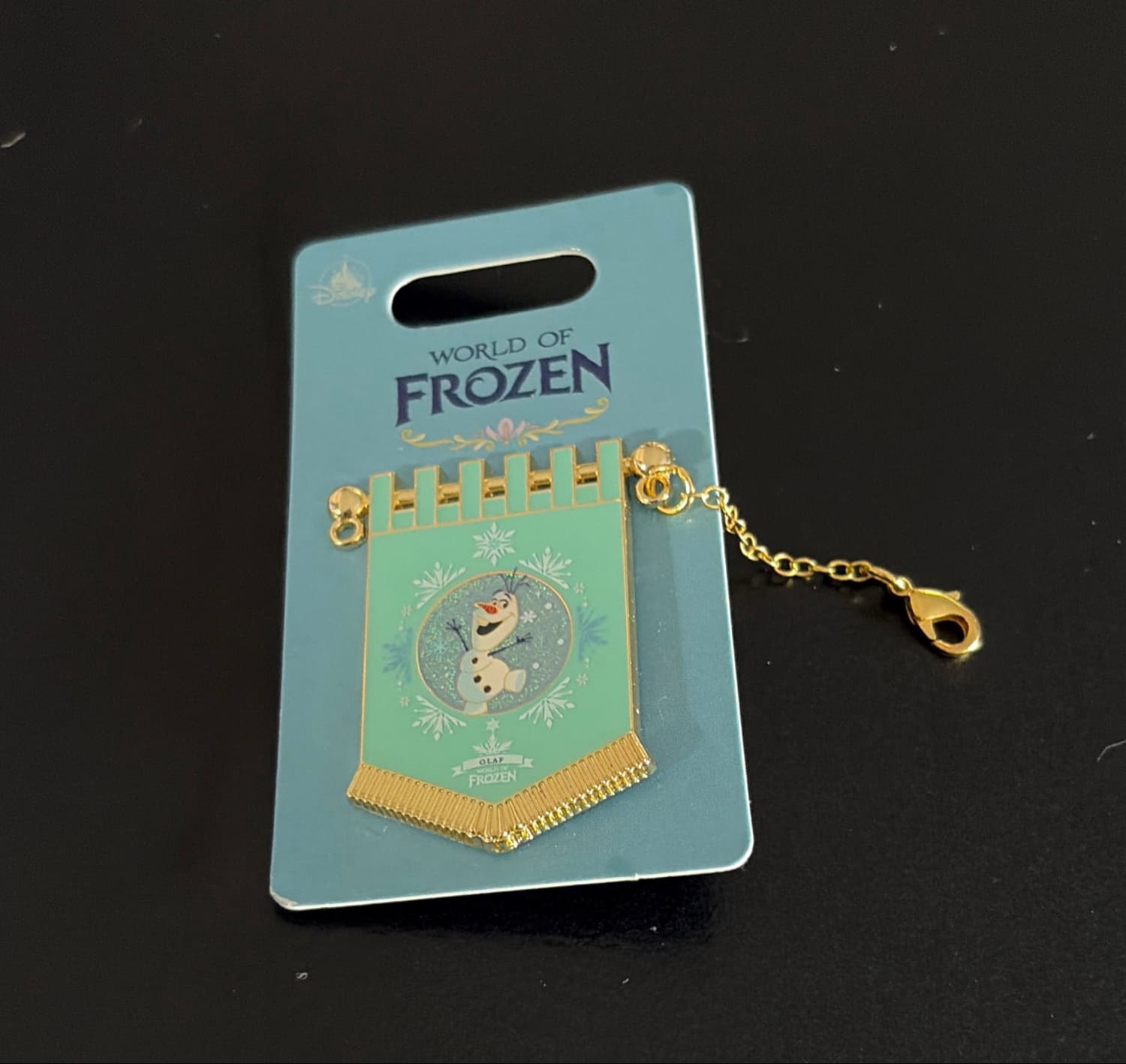 HKDL World of Frozen Olaf Flag Pin