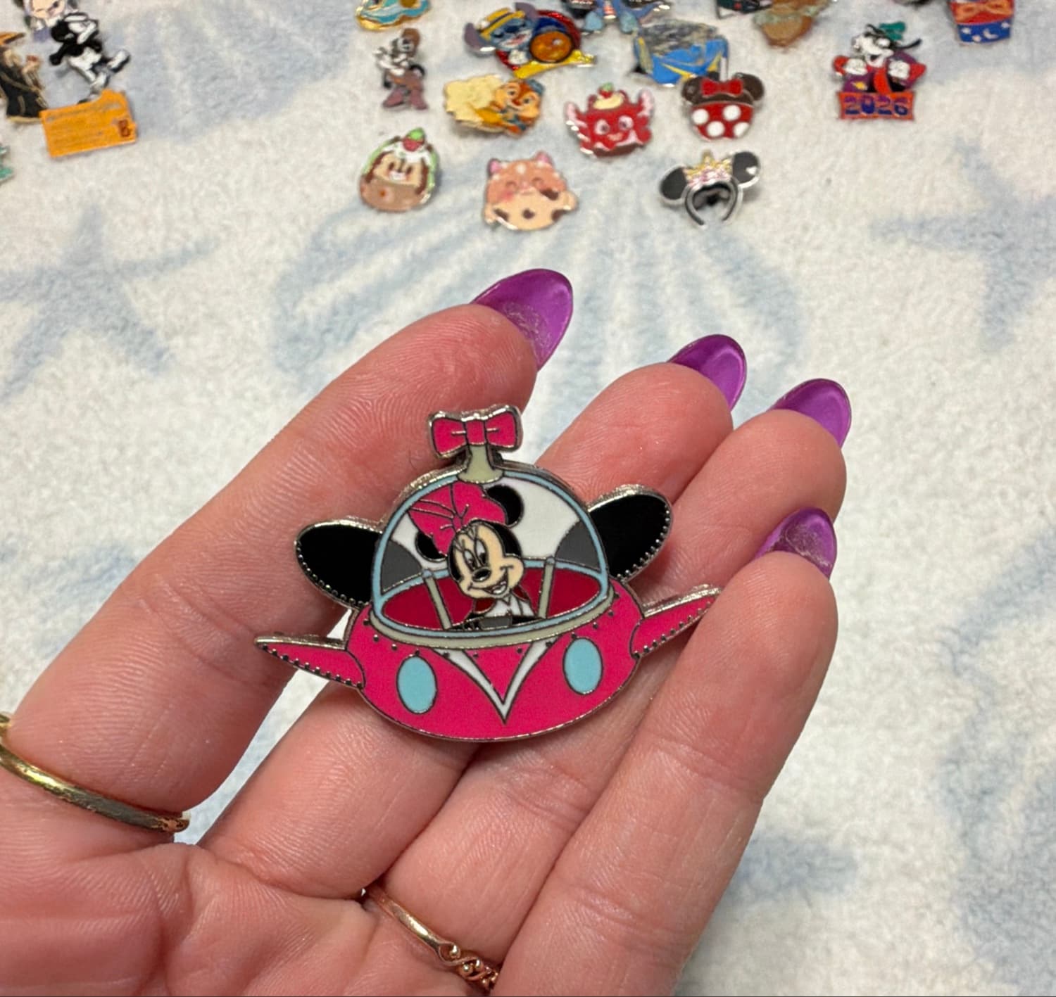 Minnie Mouse Flying UFO front