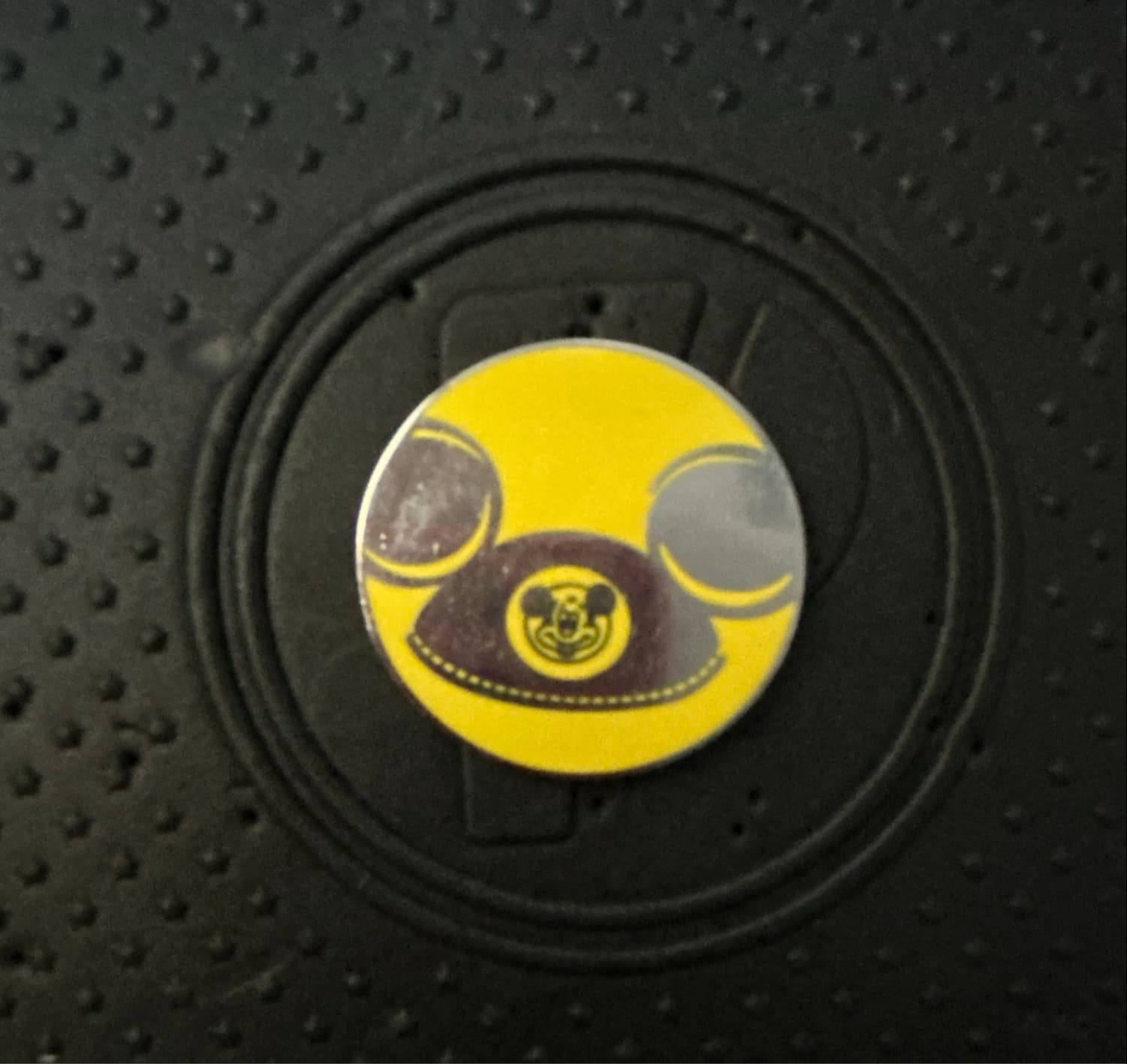 2011 Hidden Mickey - Retro Icons