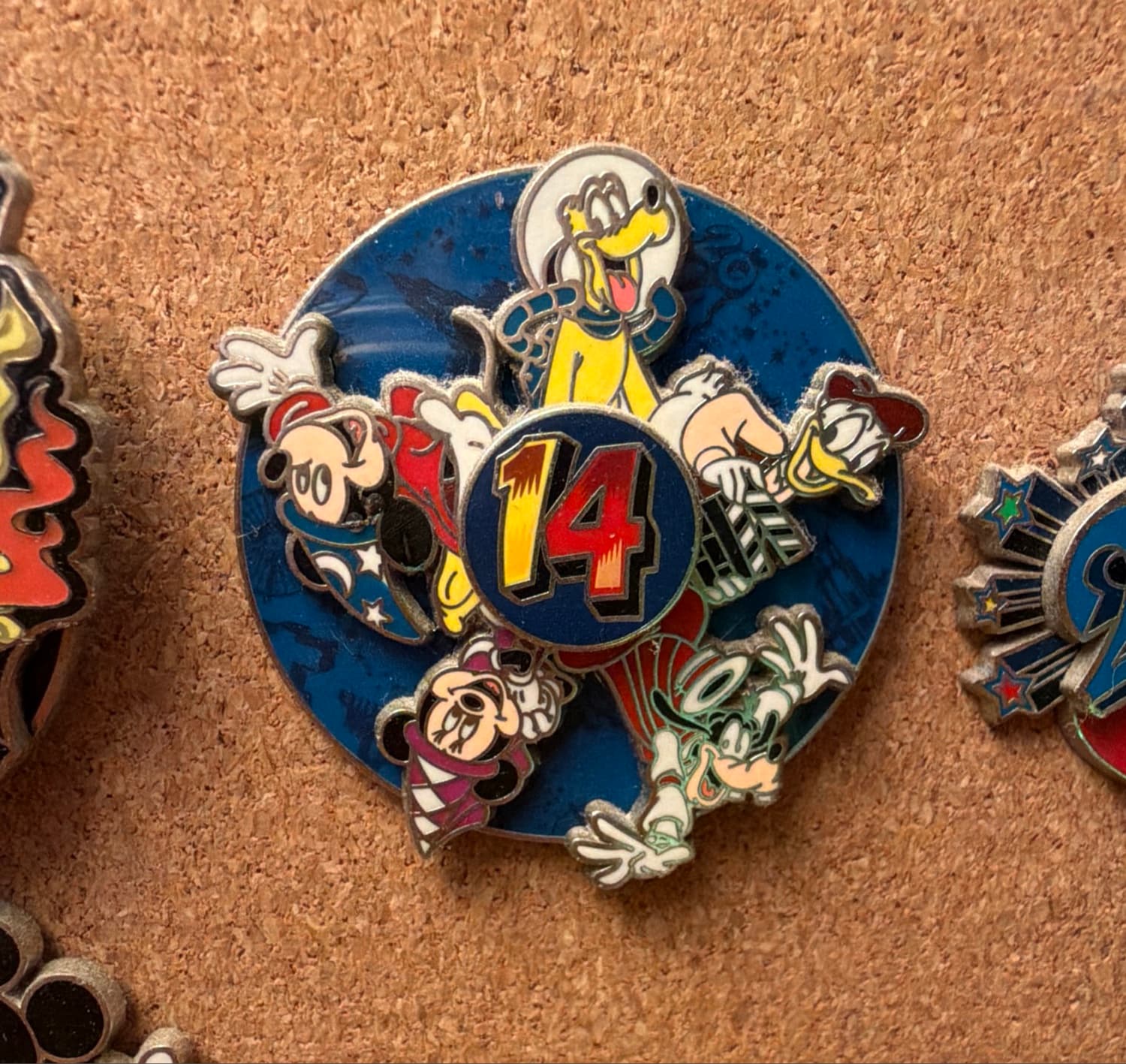 Disney Parks Pin Trading Spinner Fab Five 14 Mickey Minnie Goofy Donald Plutopinner front