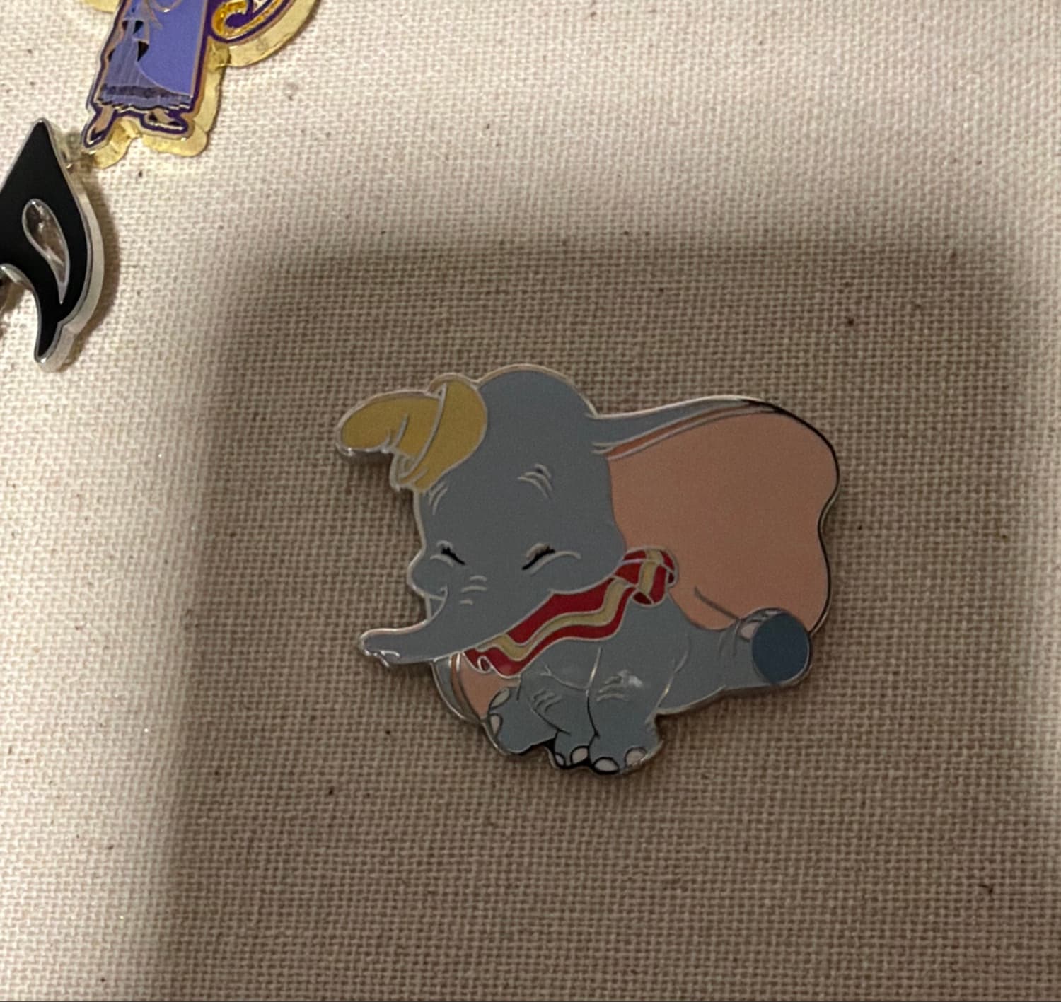Smiling Dumbo front