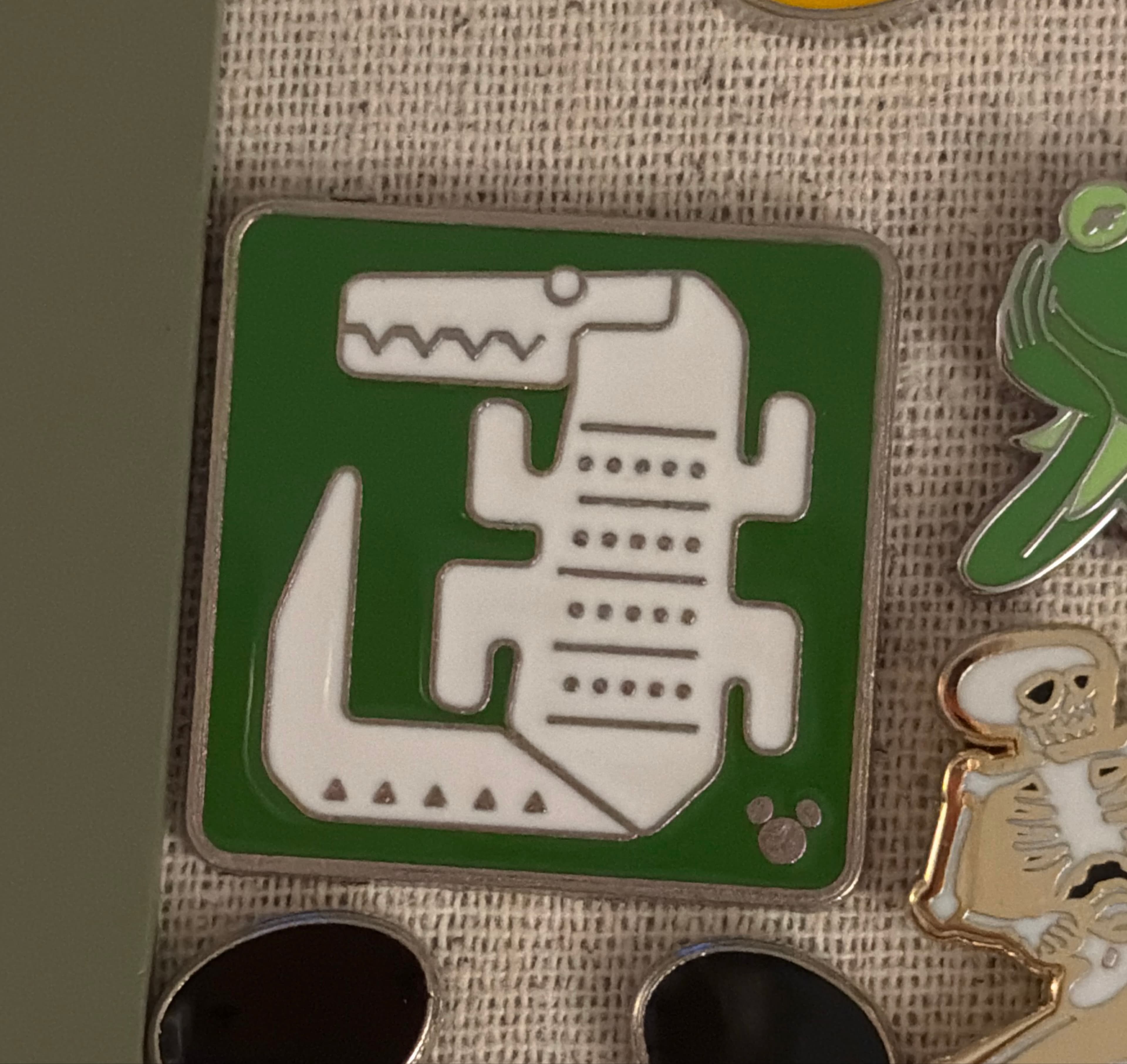 Adventure Isle Alligator - Hidden Mickey Shanghai Disneyland Lands - SDR