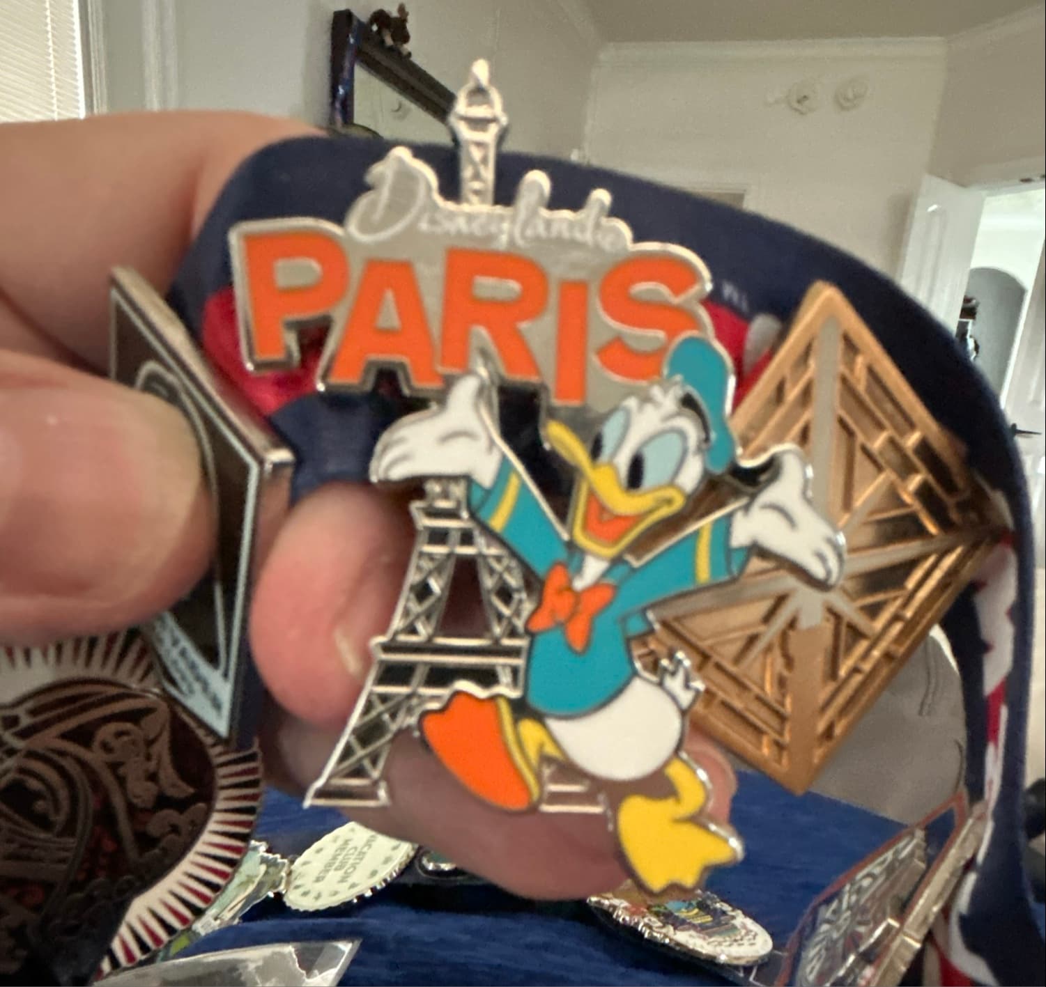 Donald Duck - Eiffel Tower - Disneyland Paris