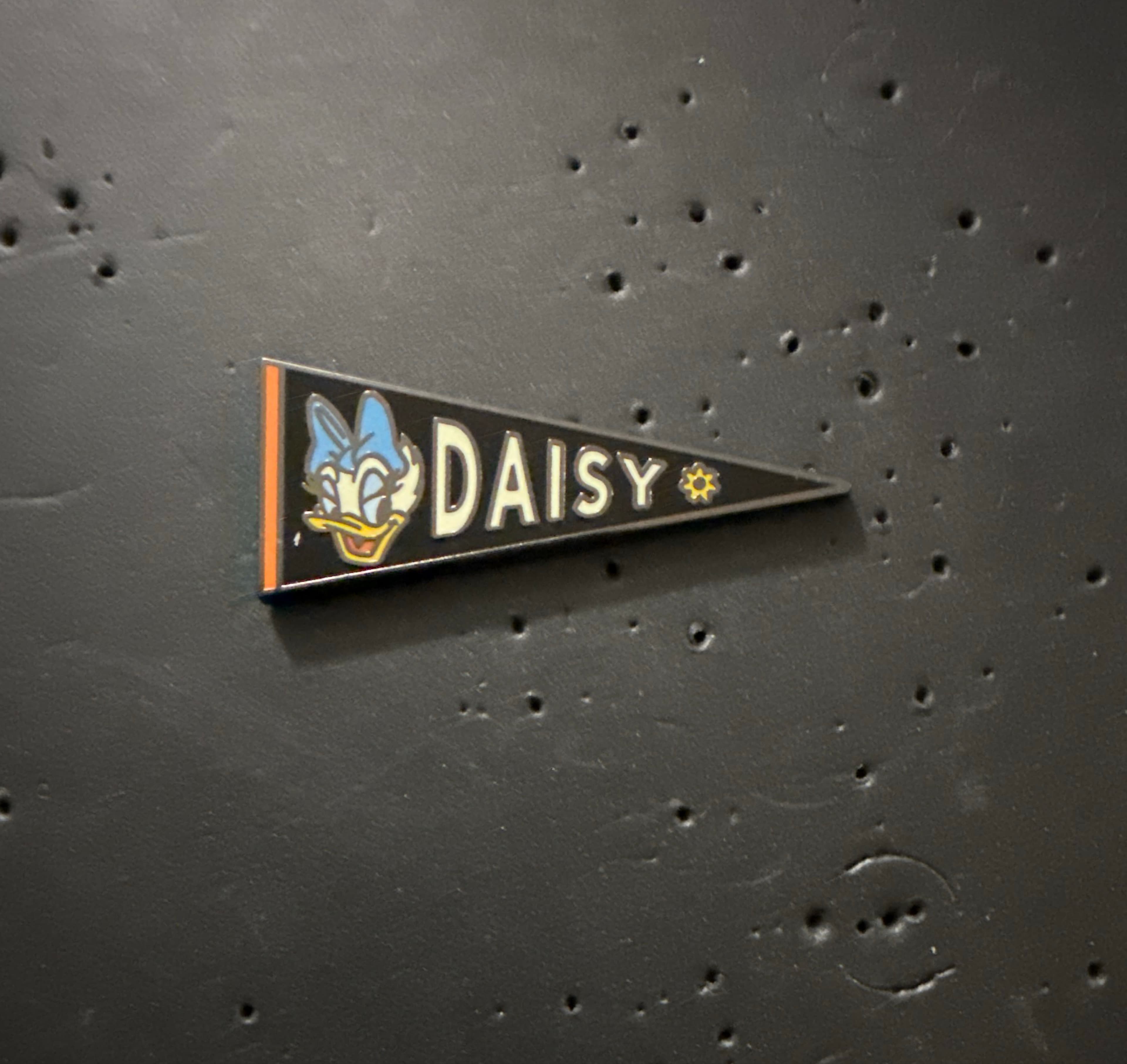 Daisy Duck - Mickey and Friends 2023 Pennant Mystery Collection front