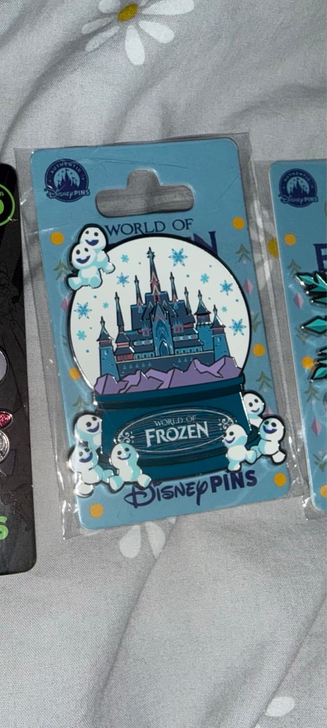 World of Frozen Snowgies Snow Globe Pin