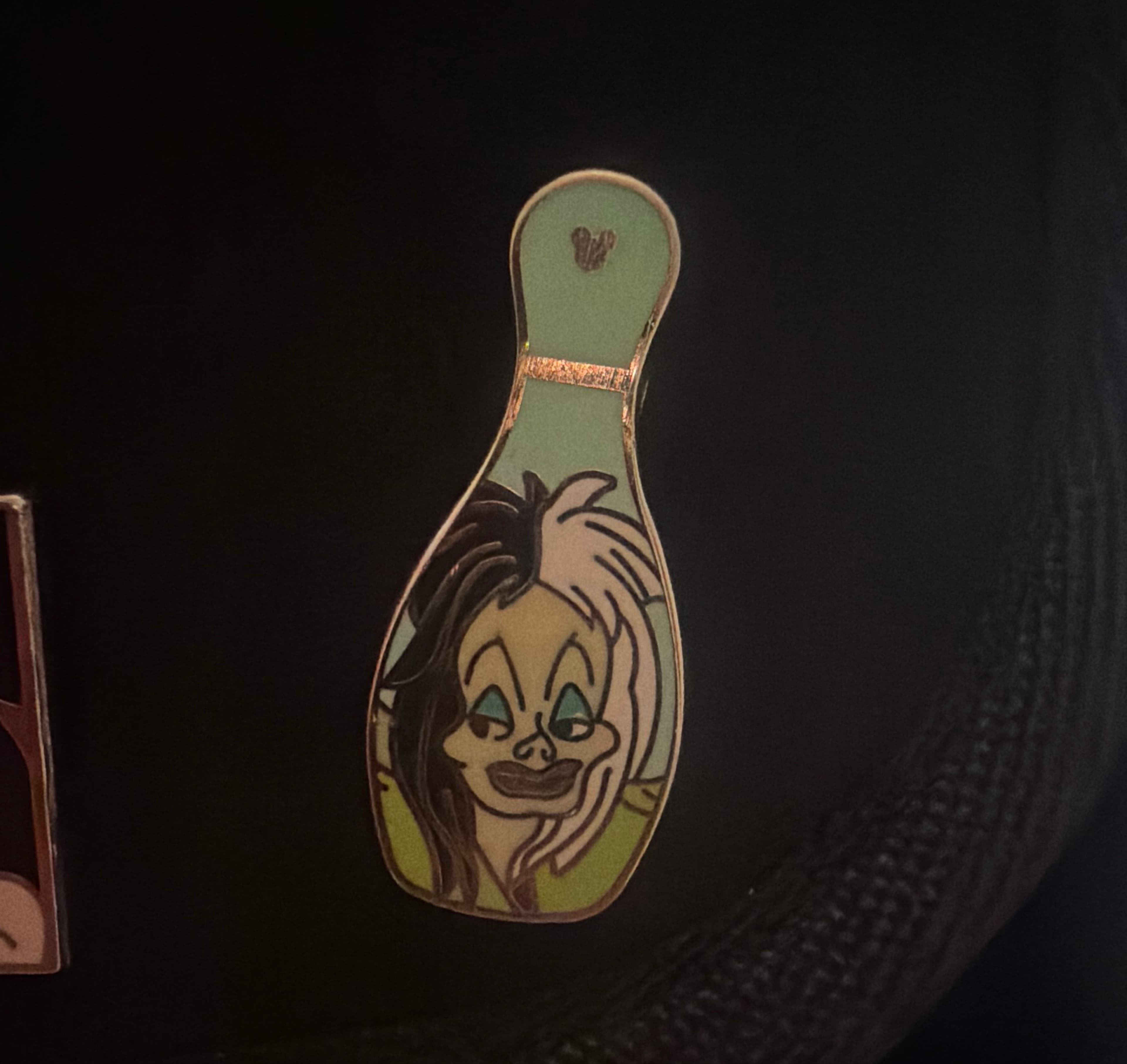 Cruella DeVil - 2008 Hidden Mickey - Bowling Pin Villains front