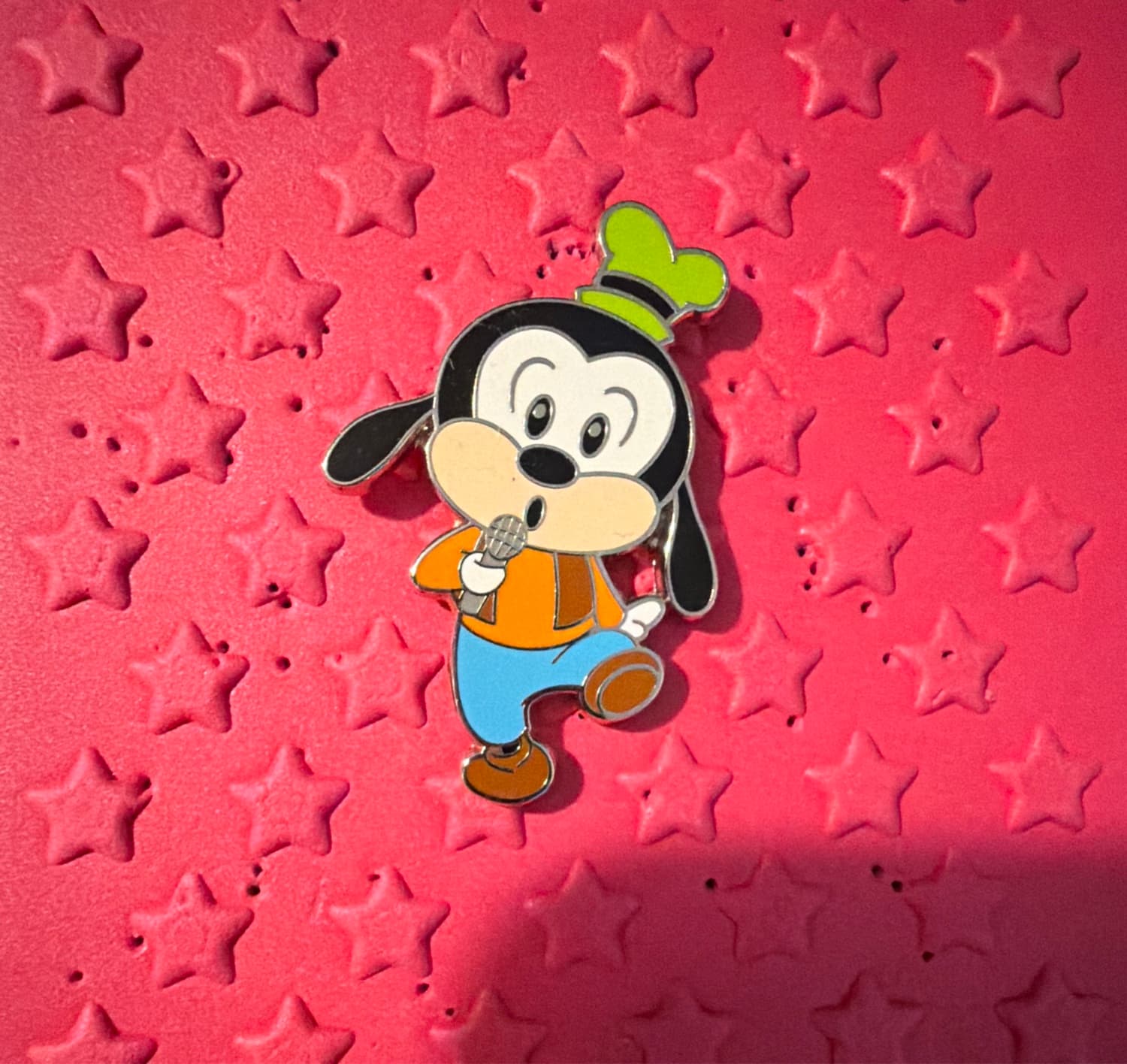 Mickey and Friends Cuties Booster Pin Set