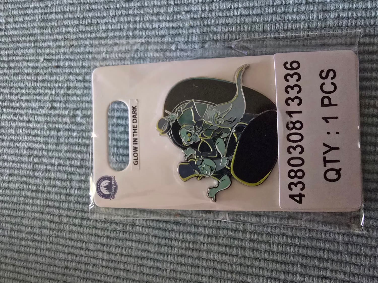 Hitchhiking Ghosts Glow-in-the-Dark Pin – The Haunted Mansion