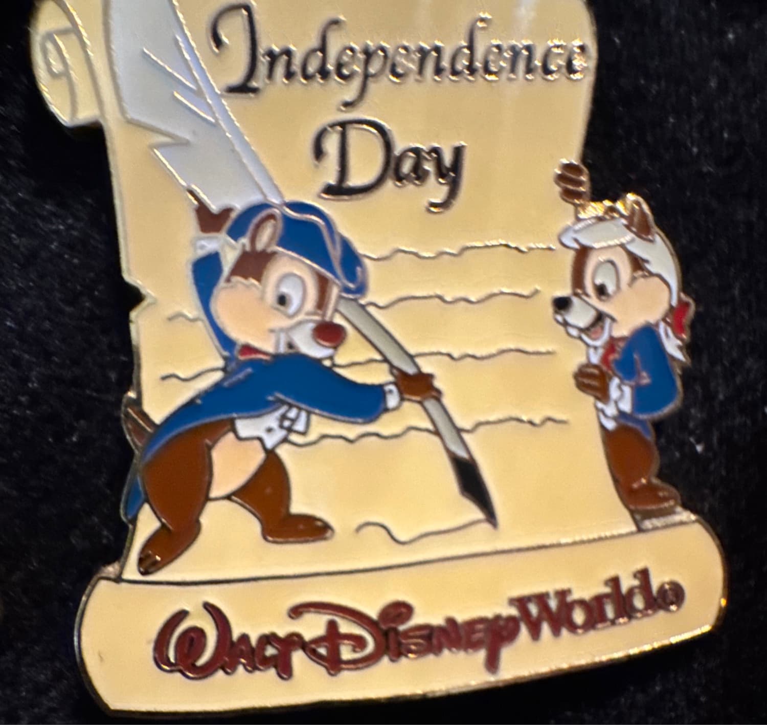 Chip 'n Dale Independence Day 2004 Pin