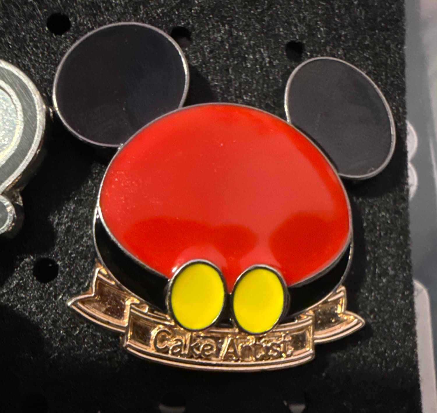 Amorette's Patisserie Cake Decorating Experience Pin