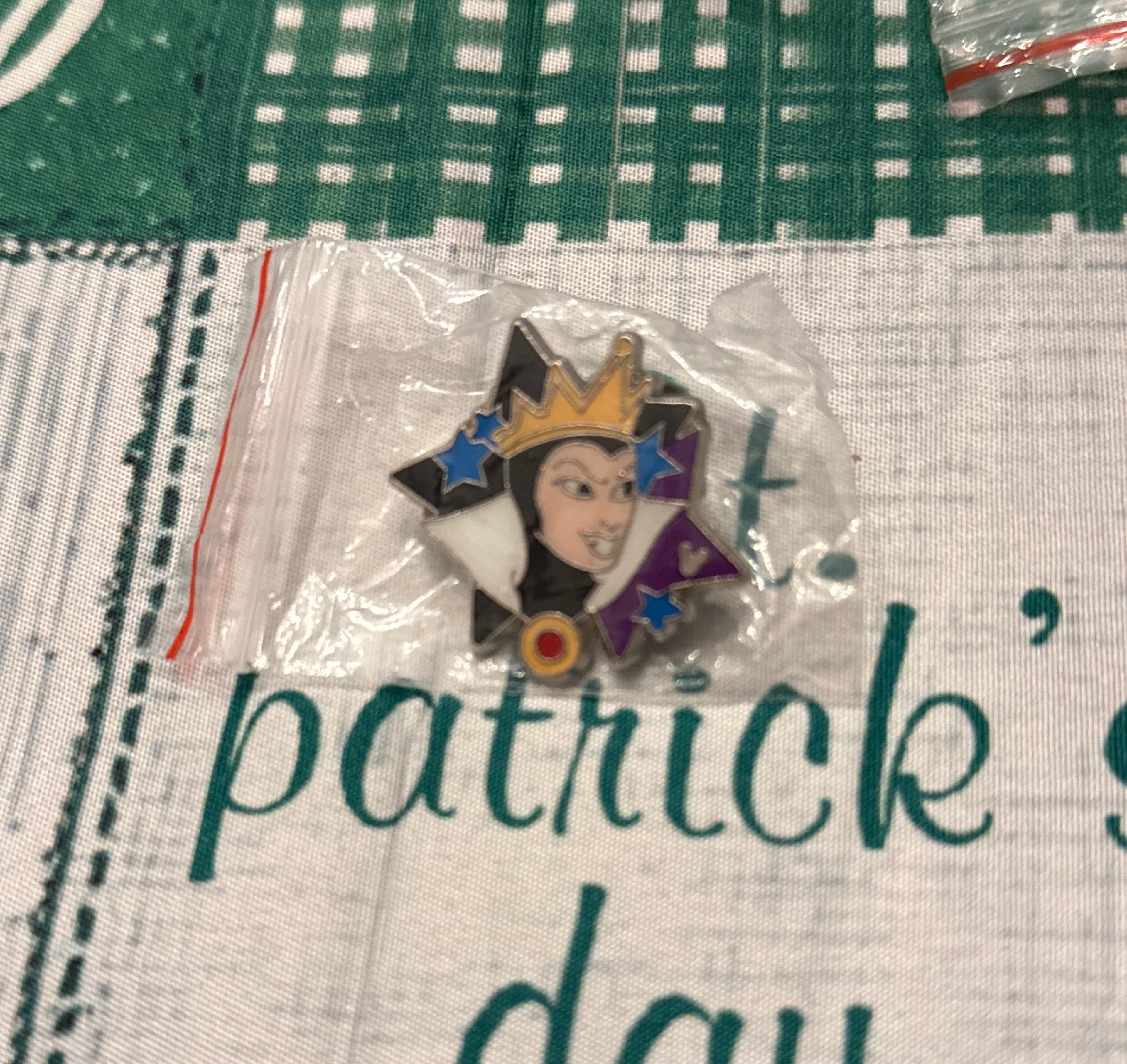 Hidden Mickey Pin - 2012 Star Characters