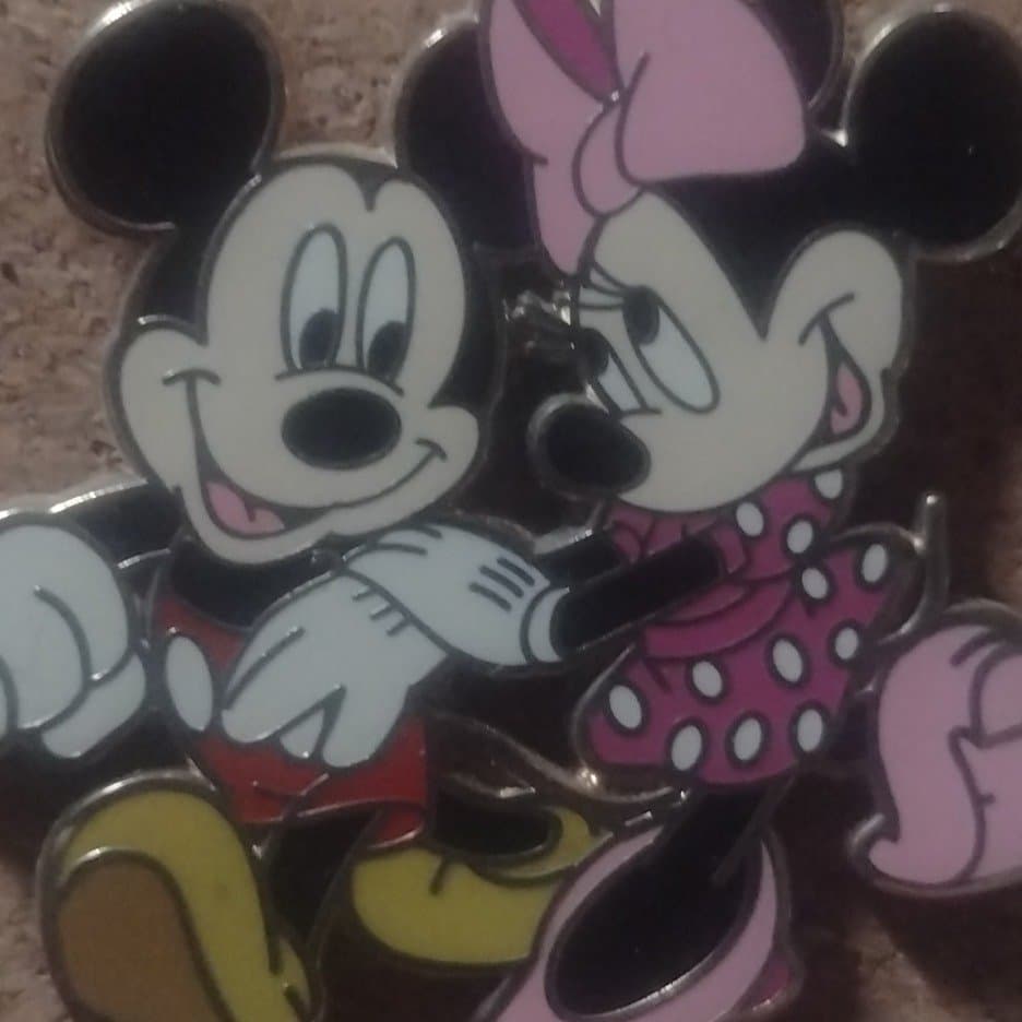 Mickey and Minnie Valentine's Day - Mickey and Minnie Holding Hands front