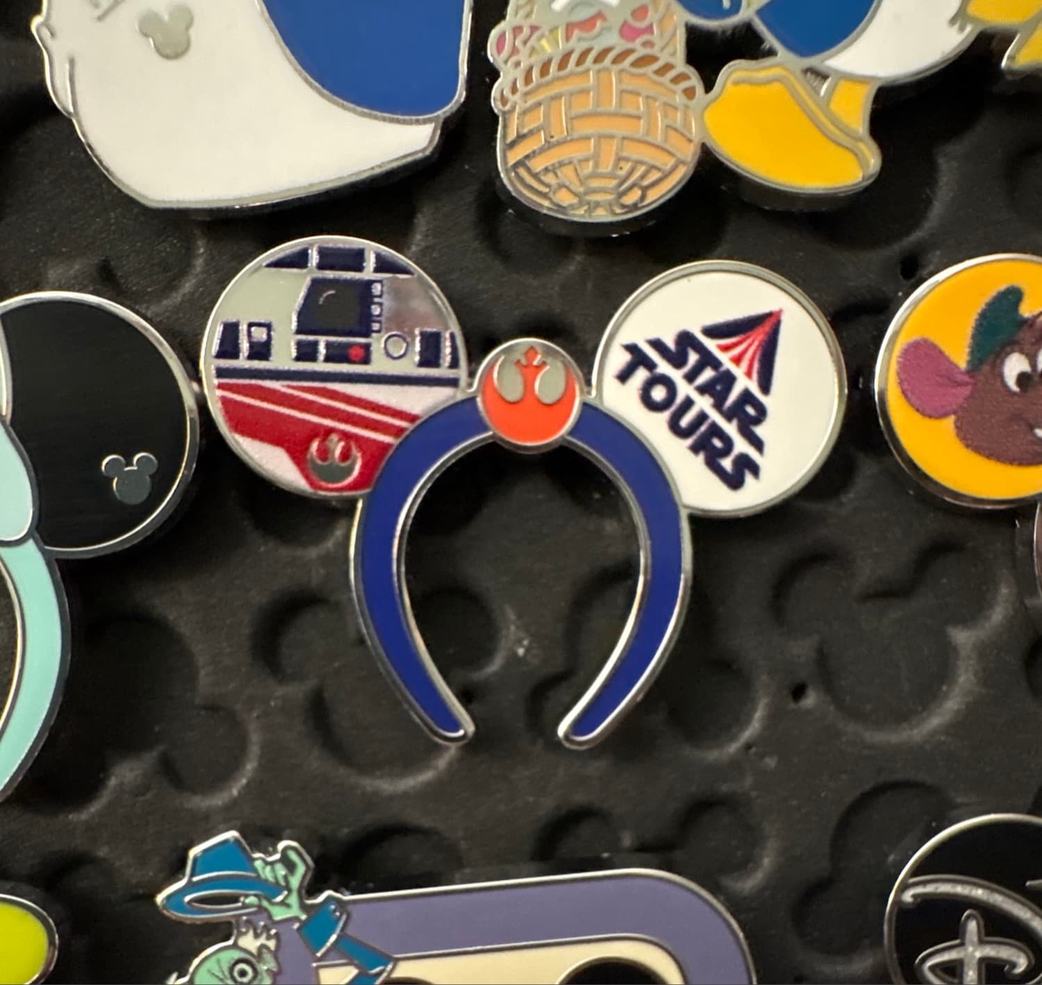 Hidden Disney 2026: Ear Headbands Pin - Star Tours front