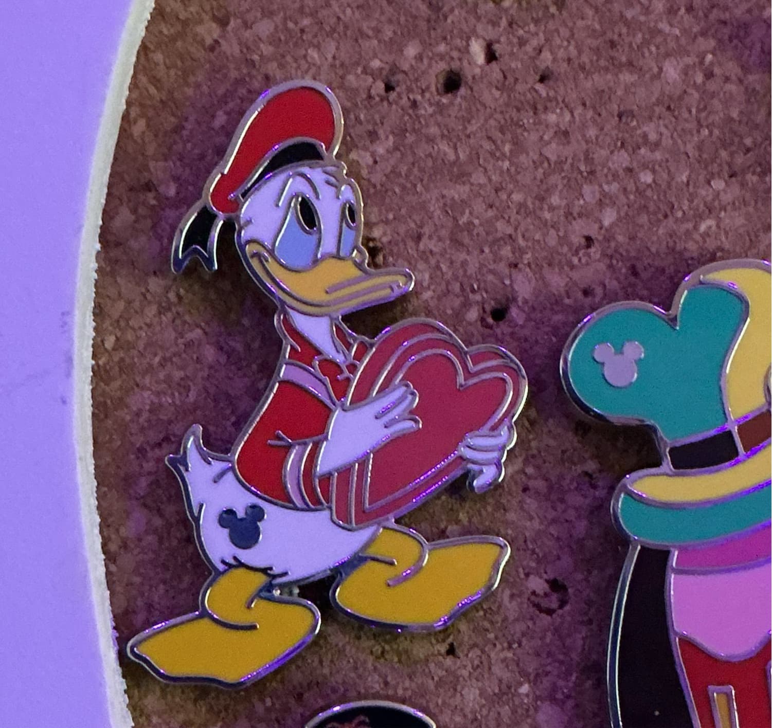 Hidden Disney Pin 2025 - Donald Duck Holidays