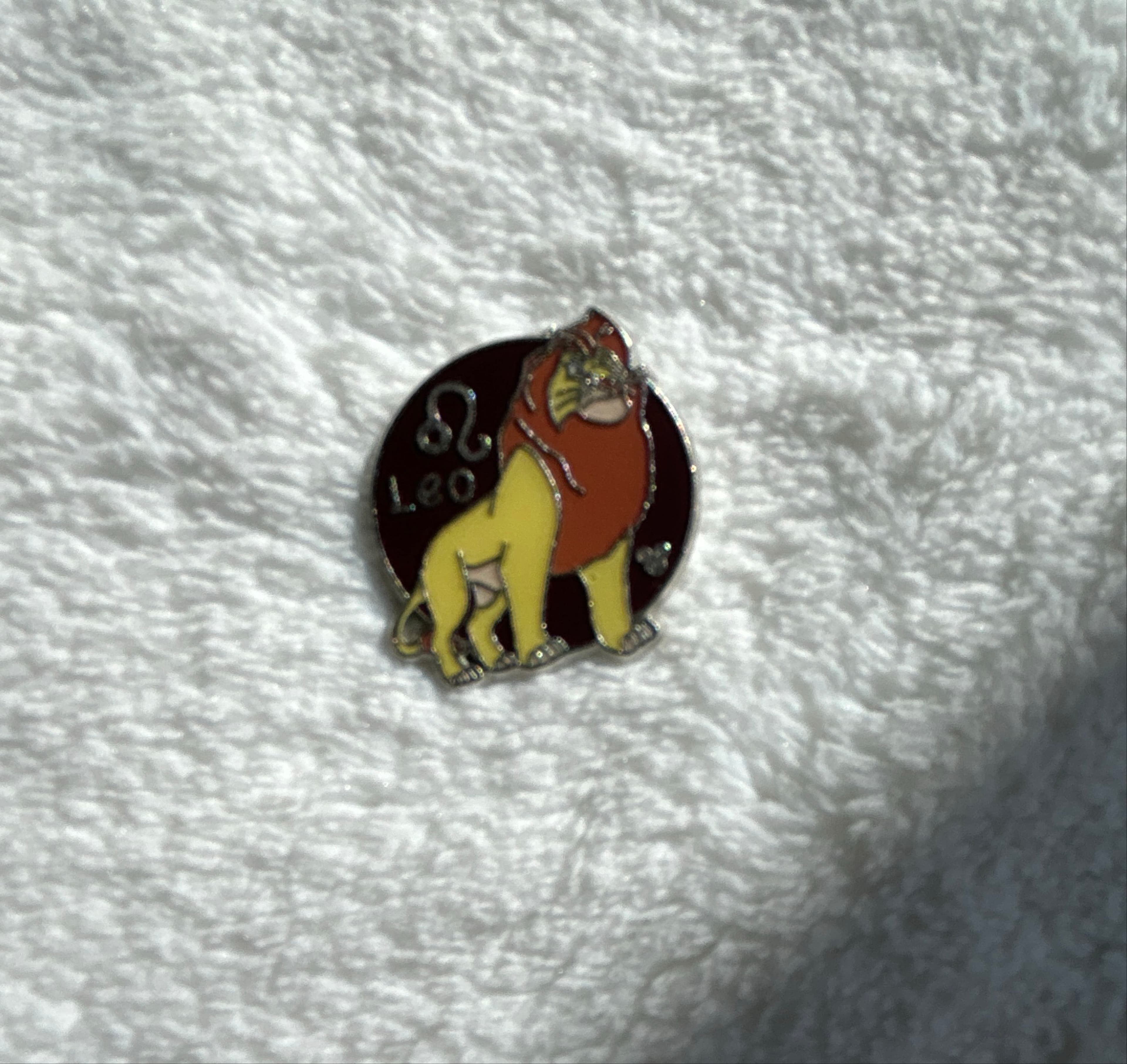 Mufasa Leo - The Lion King - 2012 Hidden Mickey Zodiac Series front