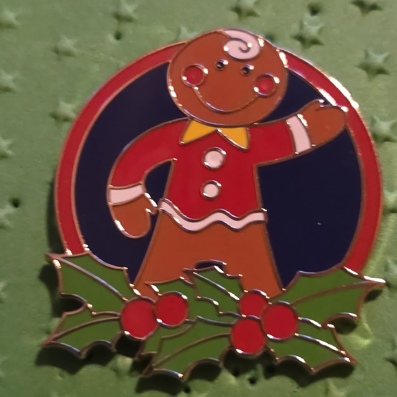 It's a Small World Holiday Mystery Collection 2025 - Gingerbread Man