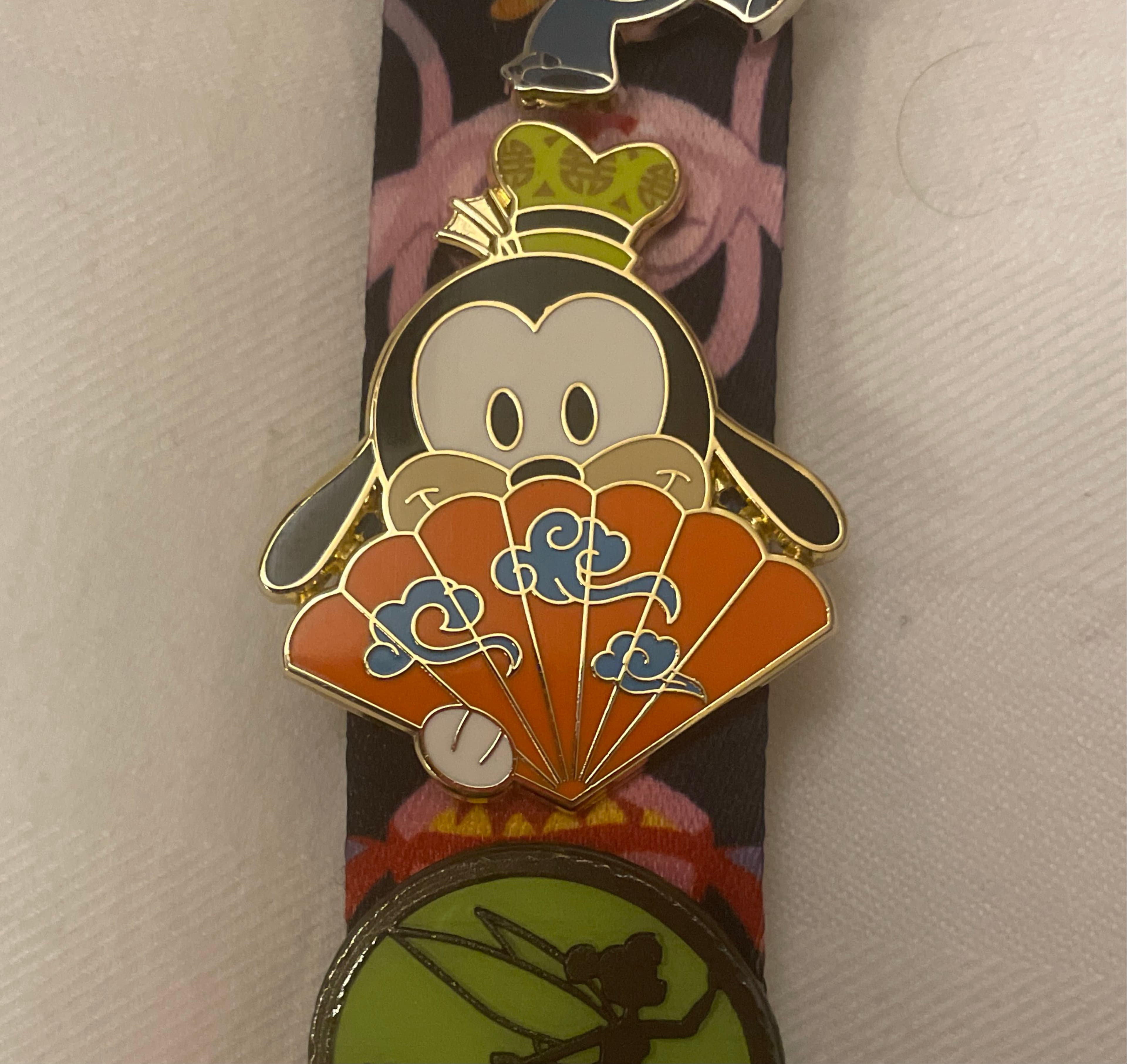 Disney Character Folding Fans Mystery Pin Set