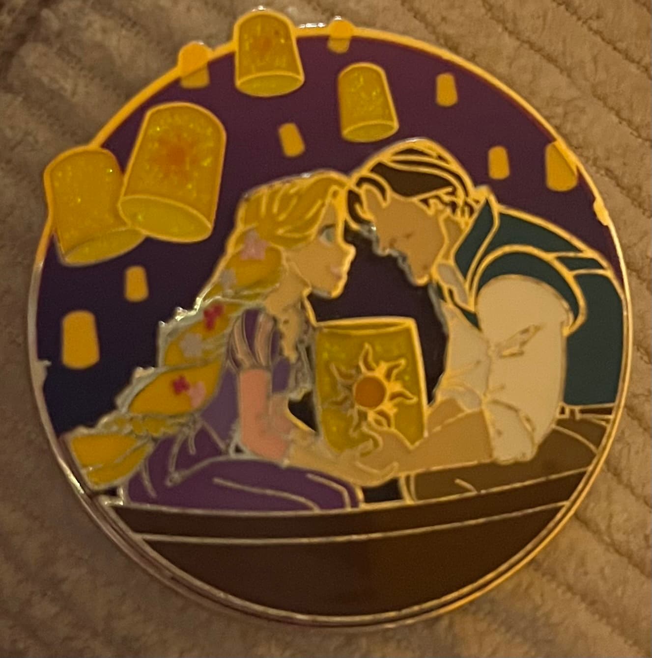 Tangled - Rapunzel and Flynn Holding Lantern in Boat
