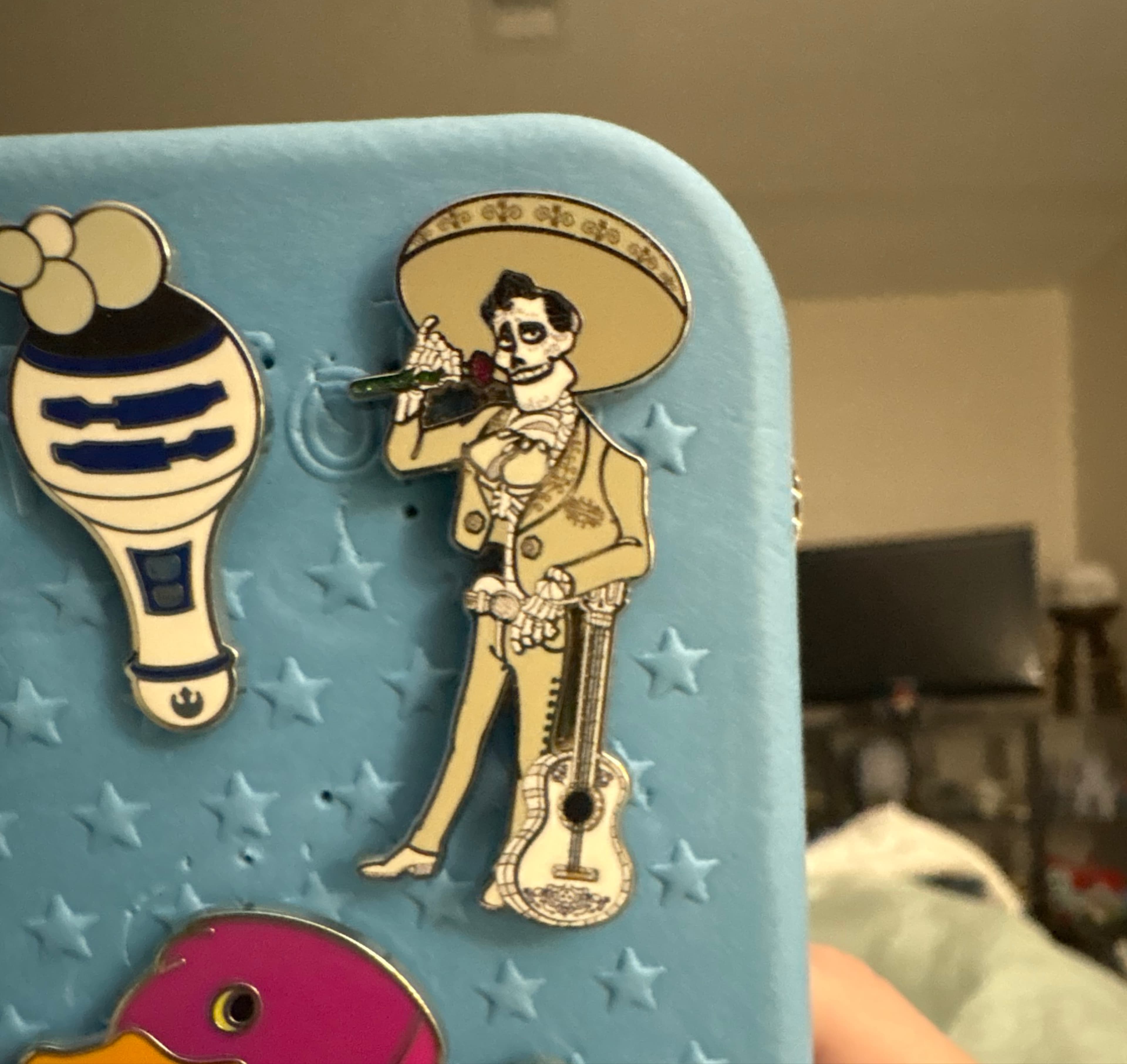 Coco - Ernesto de la Cruz front