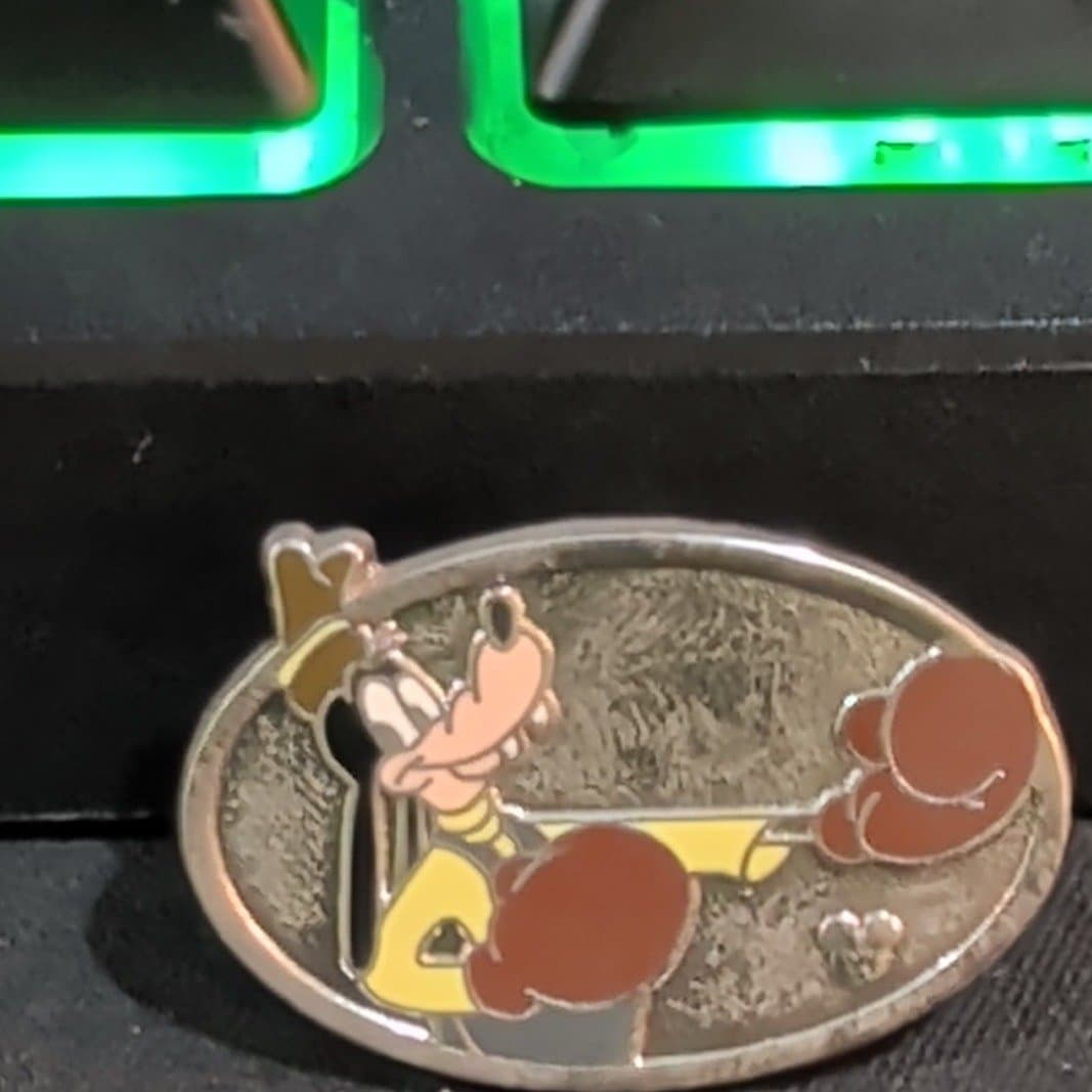 WDW - 2013 Hidden Mickey Series - Sport Goofy - Boxing - COMPLETER pin front