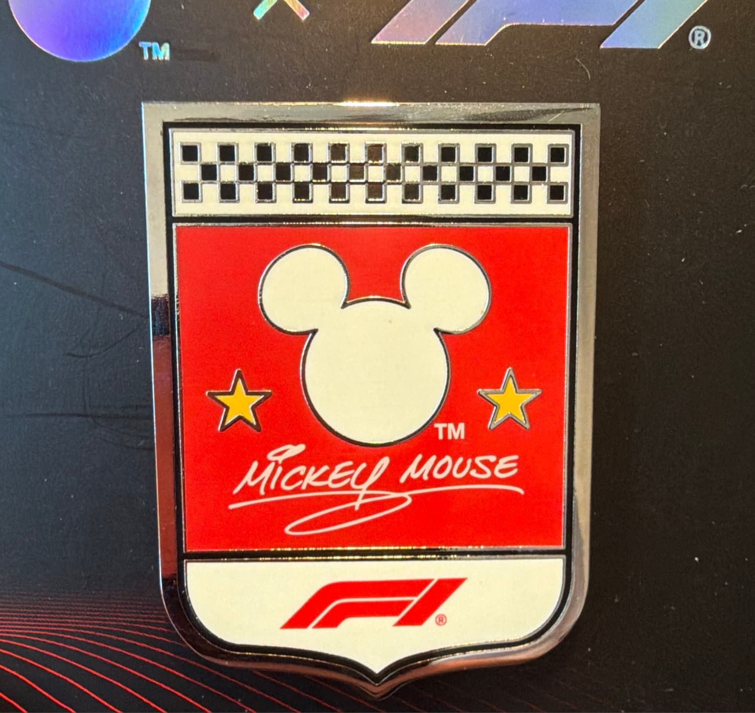 F1 Disney Crest