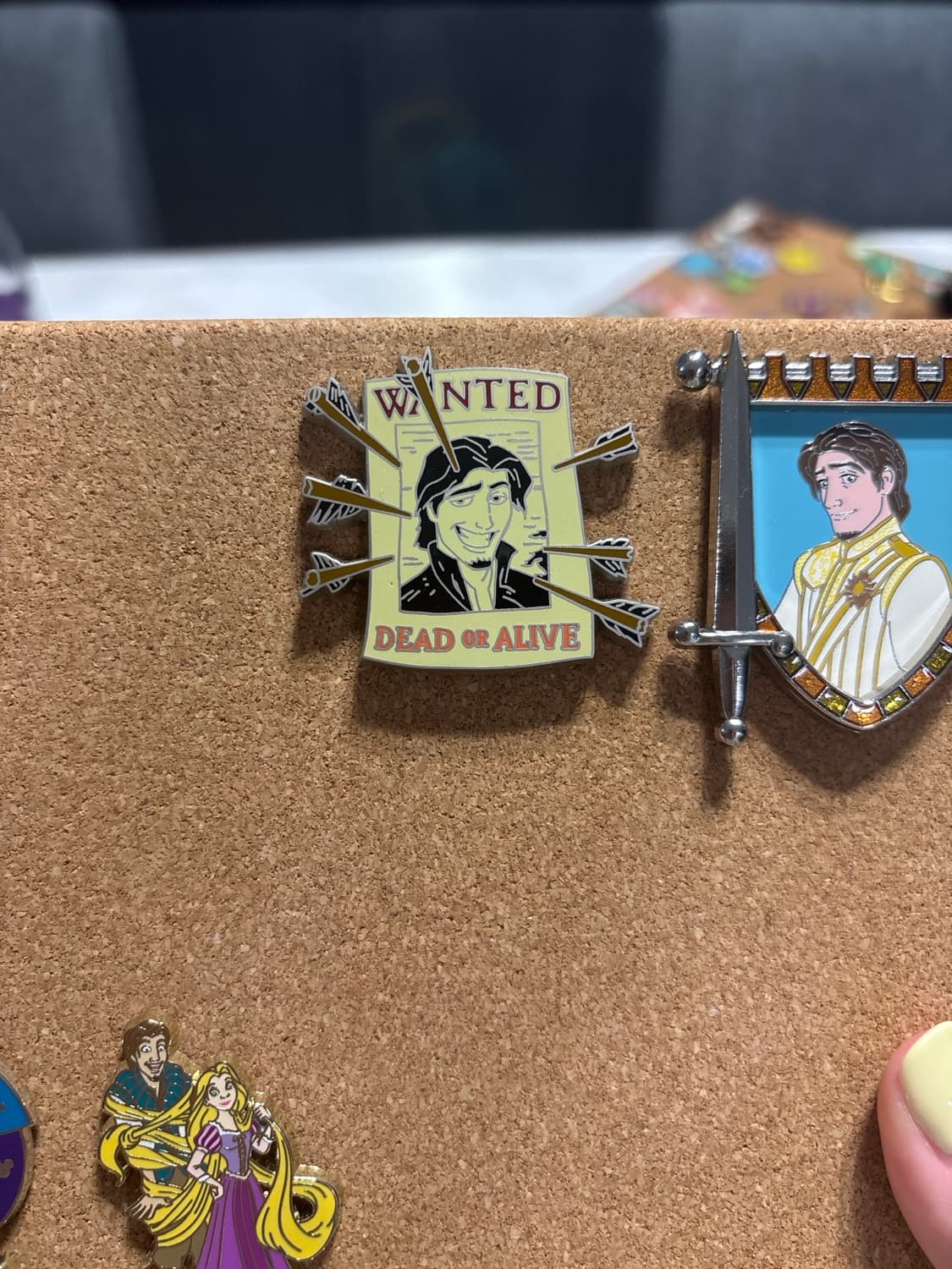 Flynn Rider Wanted Poster with Arrows Pin - Tangled front