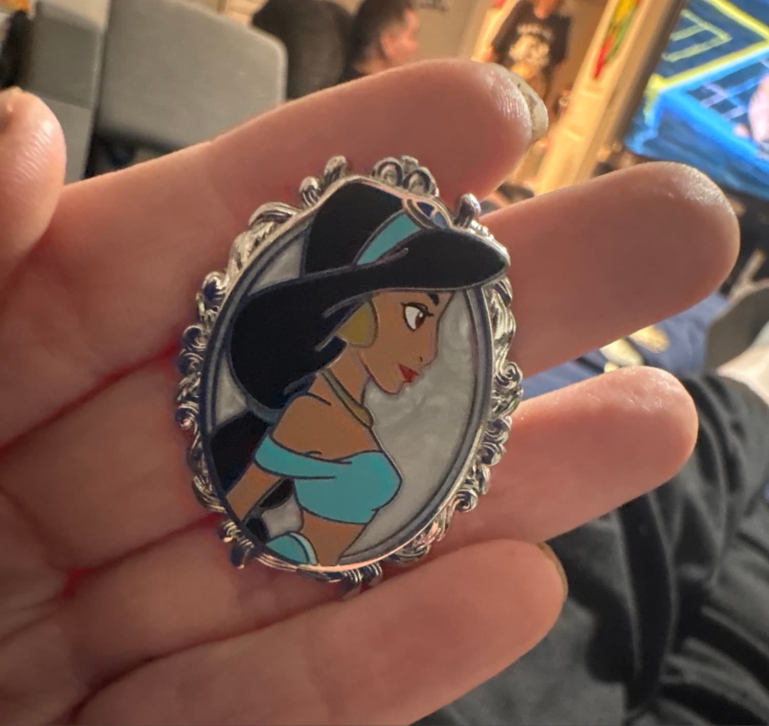 Princess Jasmine Cameo Frame Mystery Pin