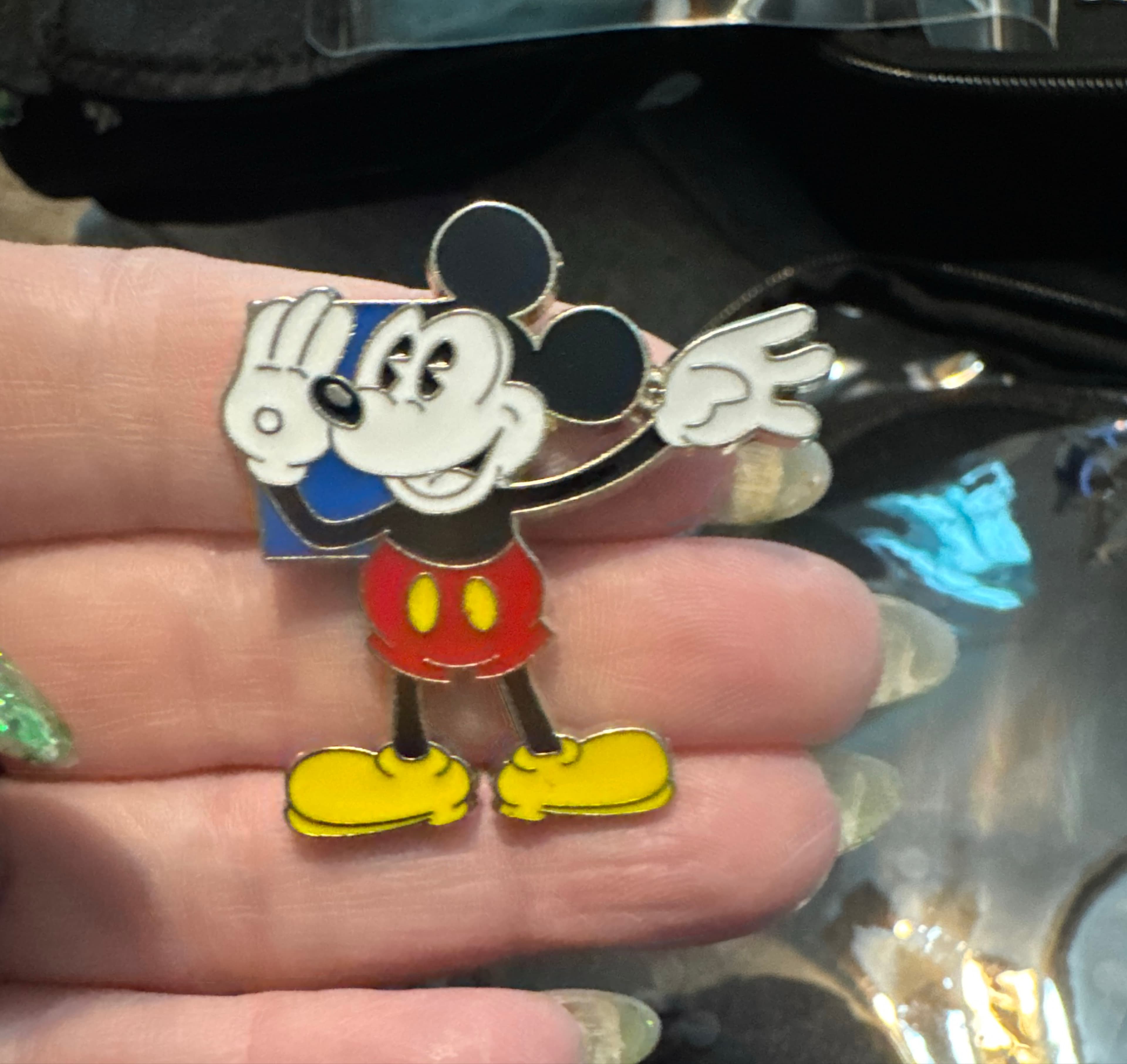 Mickey Mouse Oh Mickey! Waving Blue Square front