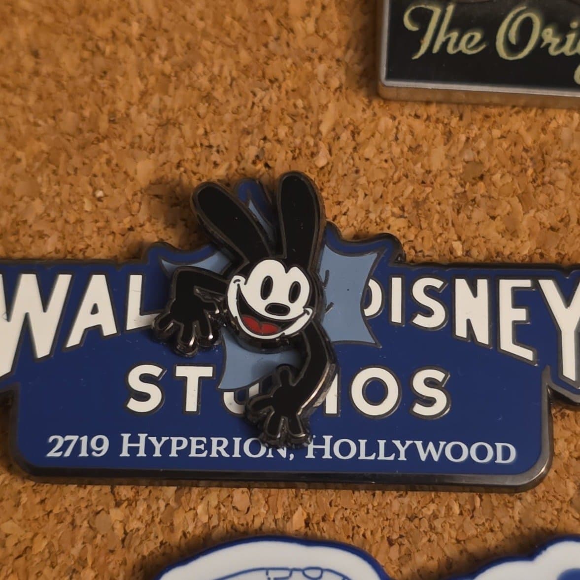 Oswald at the Hyperion Room front