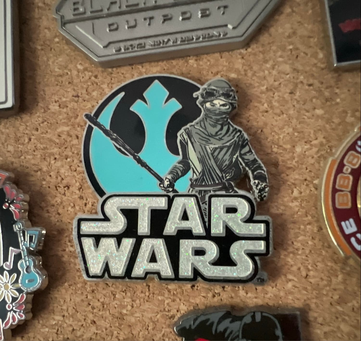 Star Wars: The Force Awakens - Rey - Rebel Alliance Emblem Pin