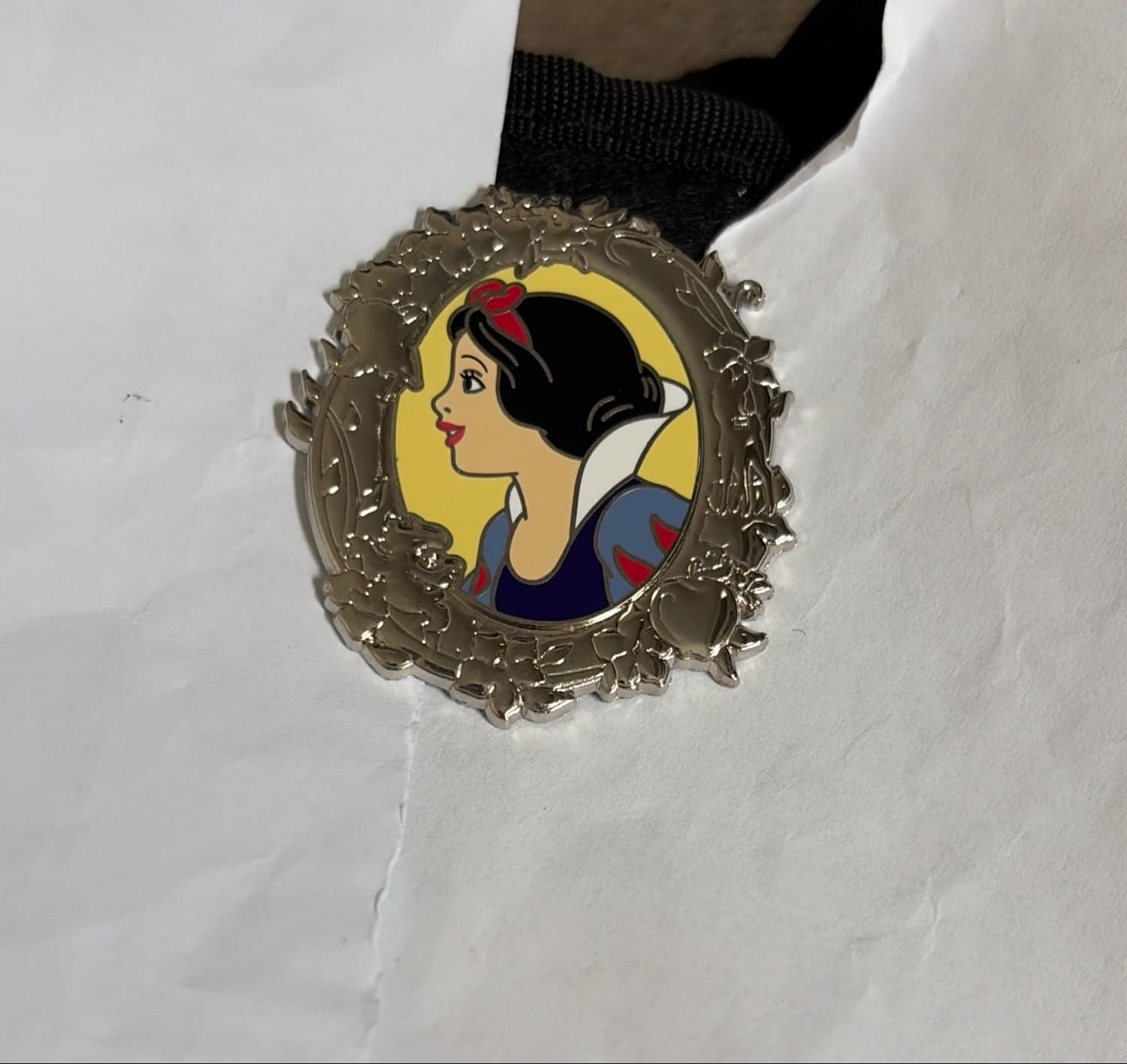 Snow White Gold Frame Portrait front