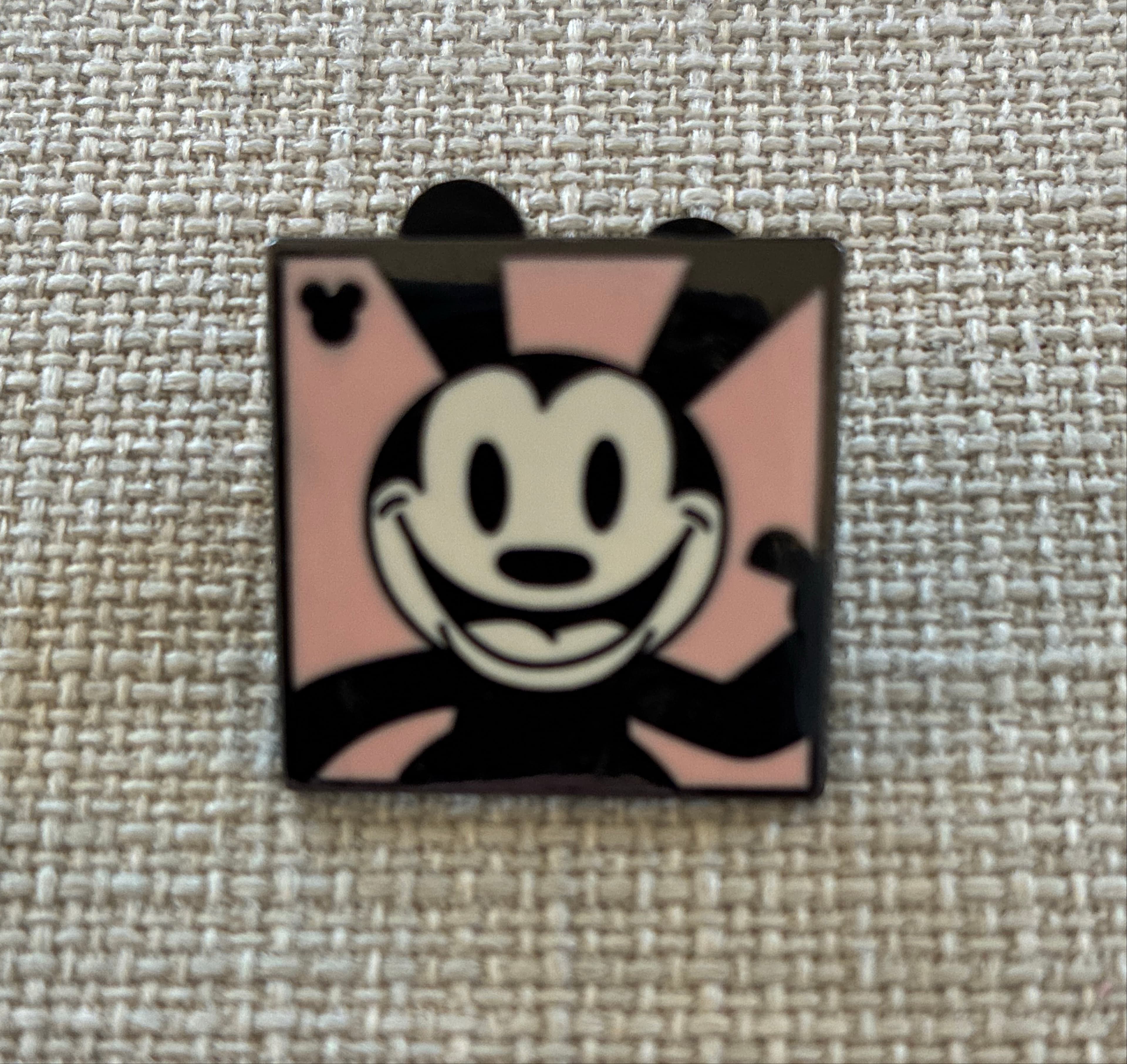 2014 Hidden Mickey - Oswald Expressions