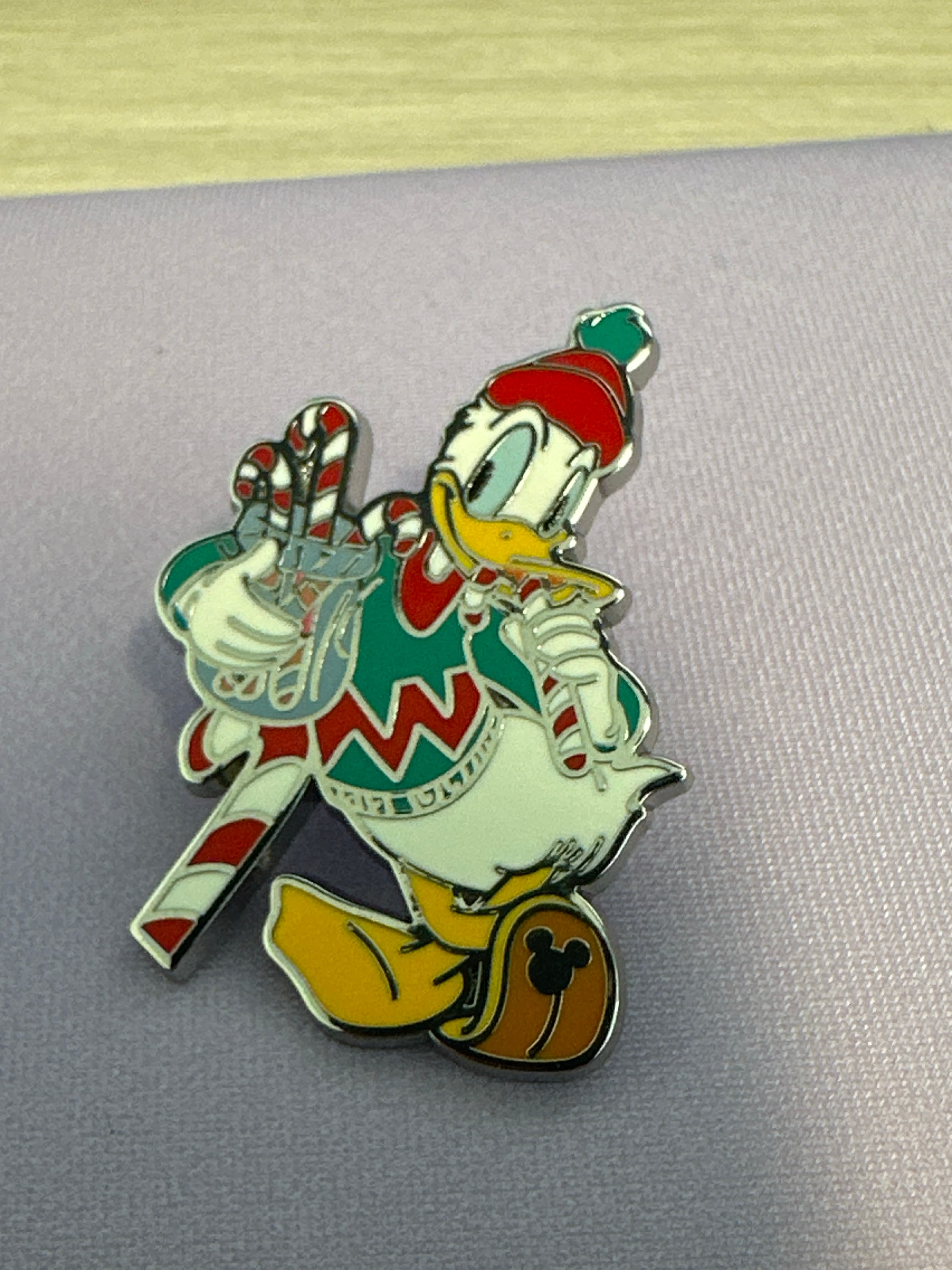 Christmas Seasons - Donald Duck