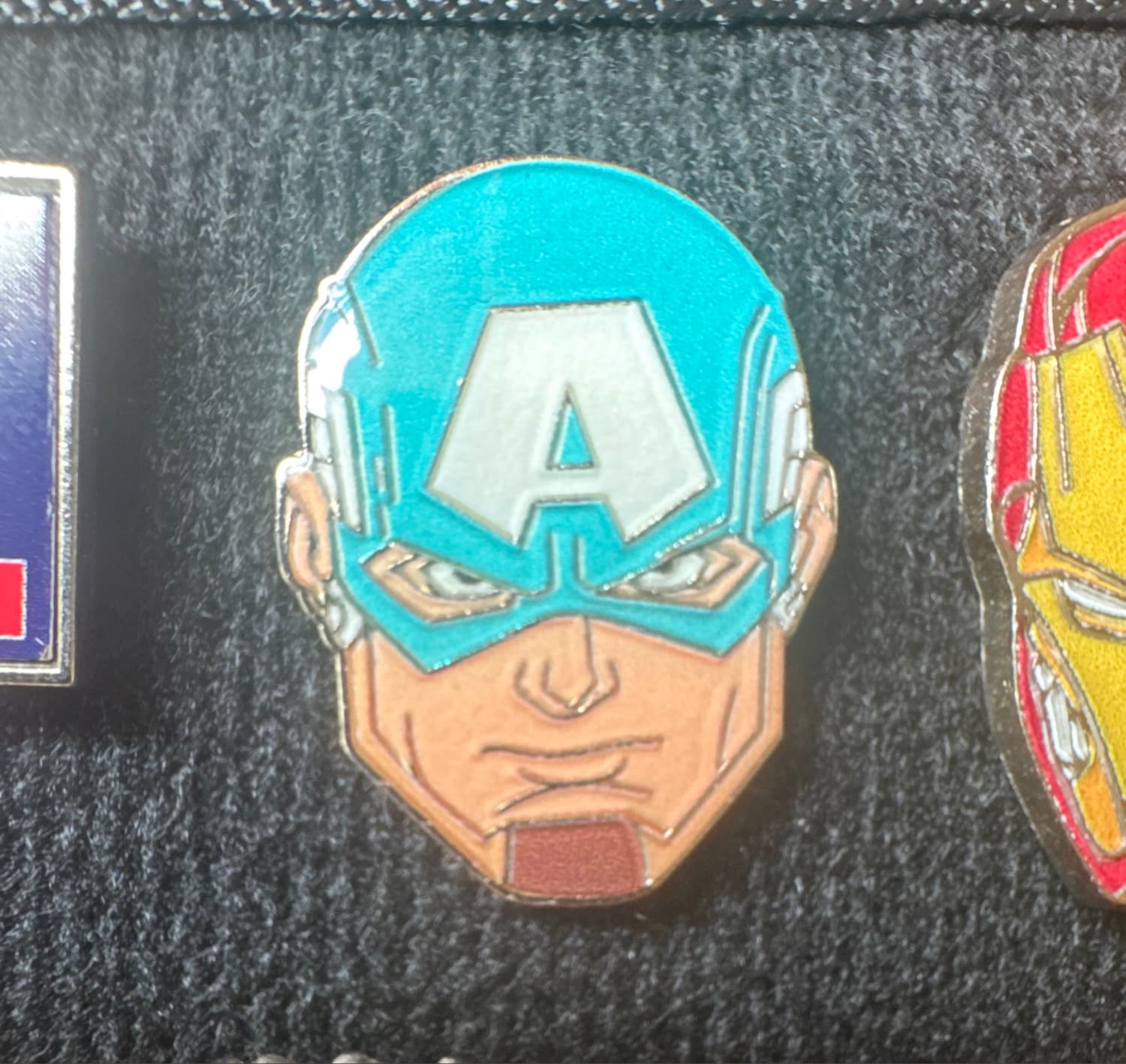 Captain America Civil War Head Icon Pin front