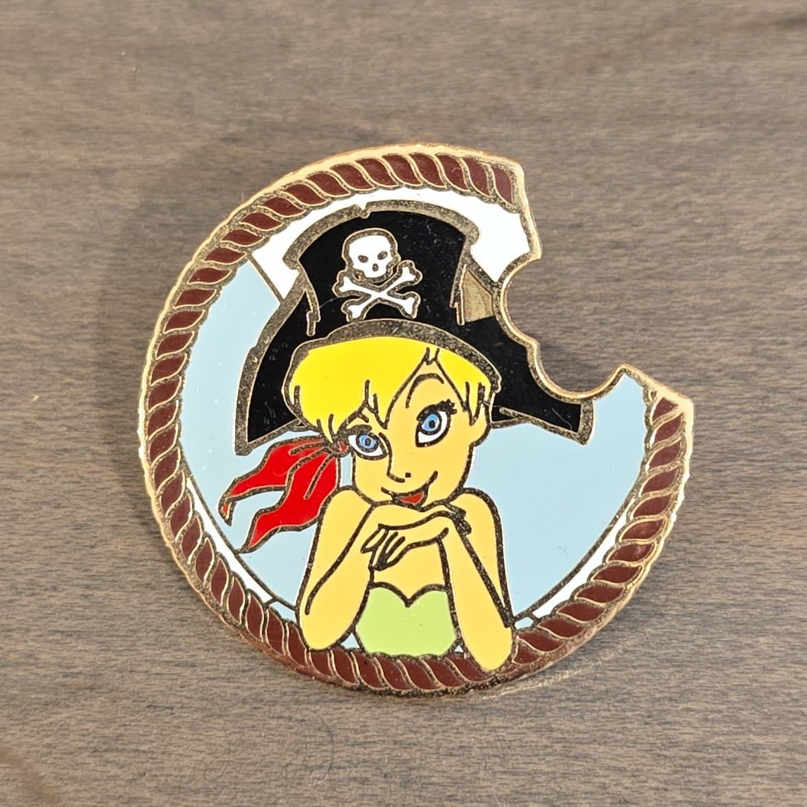 Tinker Bell Pirate Coin Series (Pirates of the Caribbean) LE 250 Pin front