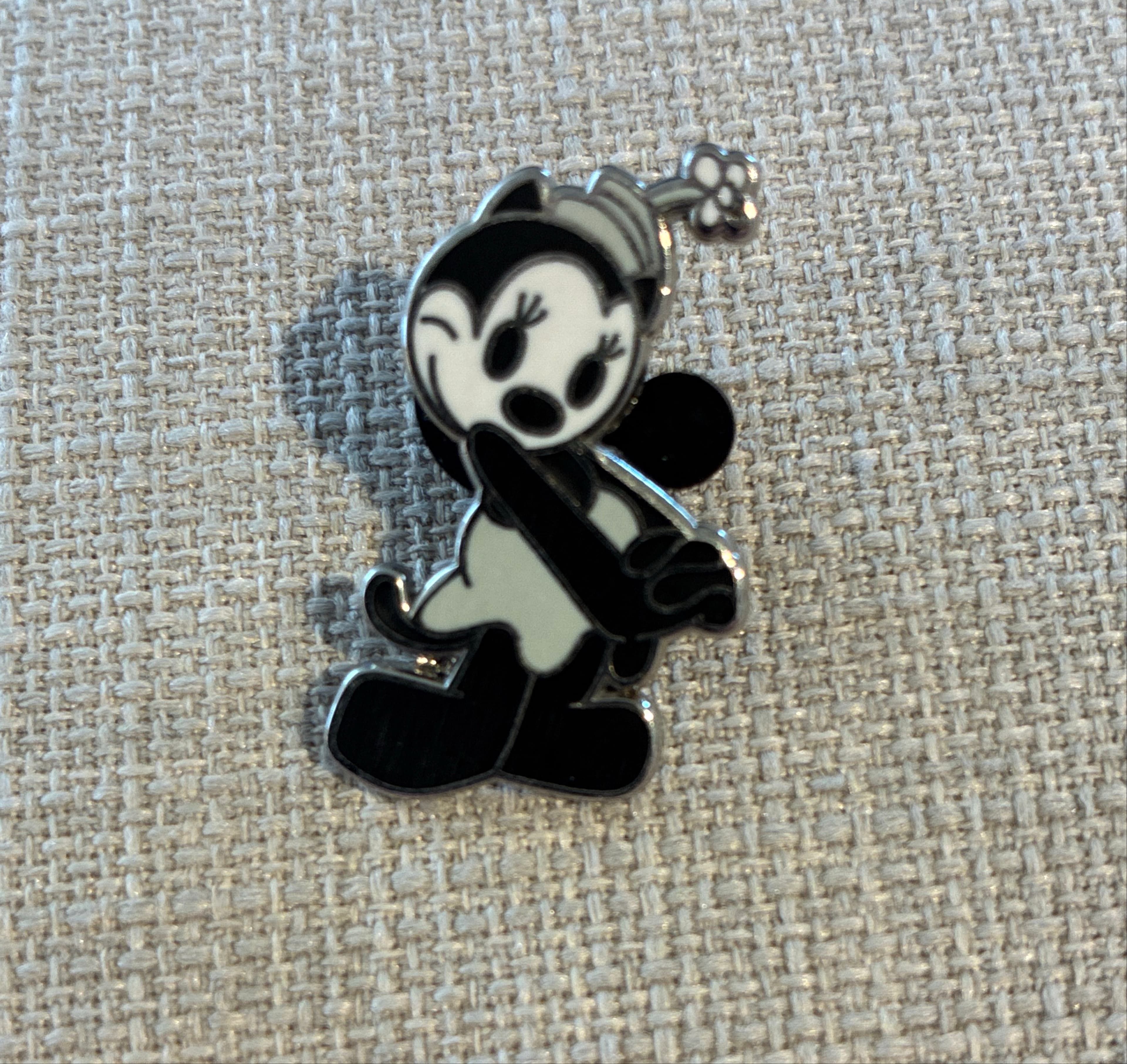 Oswald & Ortensia Pin Set