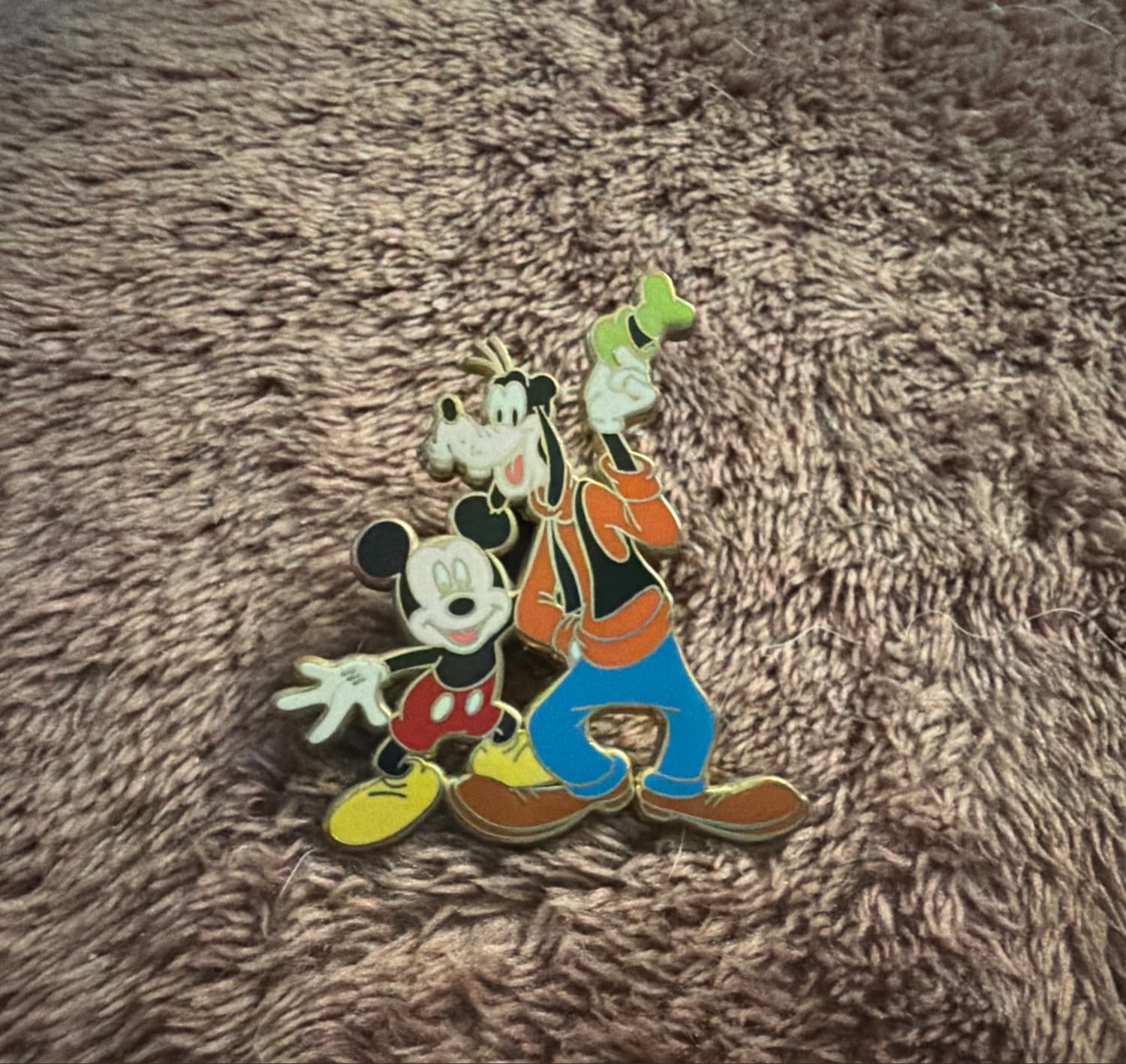 Goofy and Mickey Mouse Disney Pin "Friends are Forever"