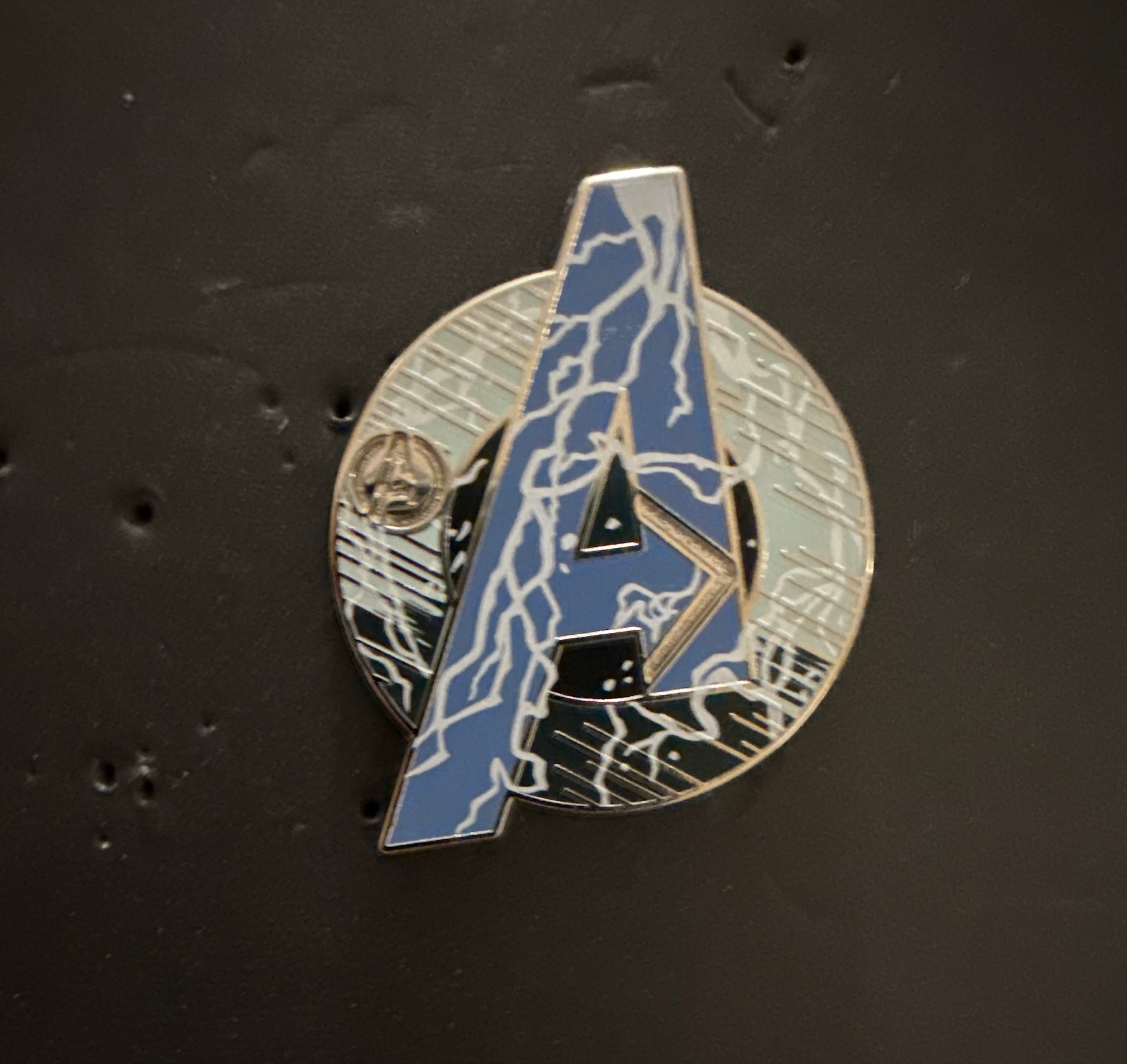 Thor - Marvel Avengers Emblem - Hidden Disney 2020 - Series 2 - Set 3 front