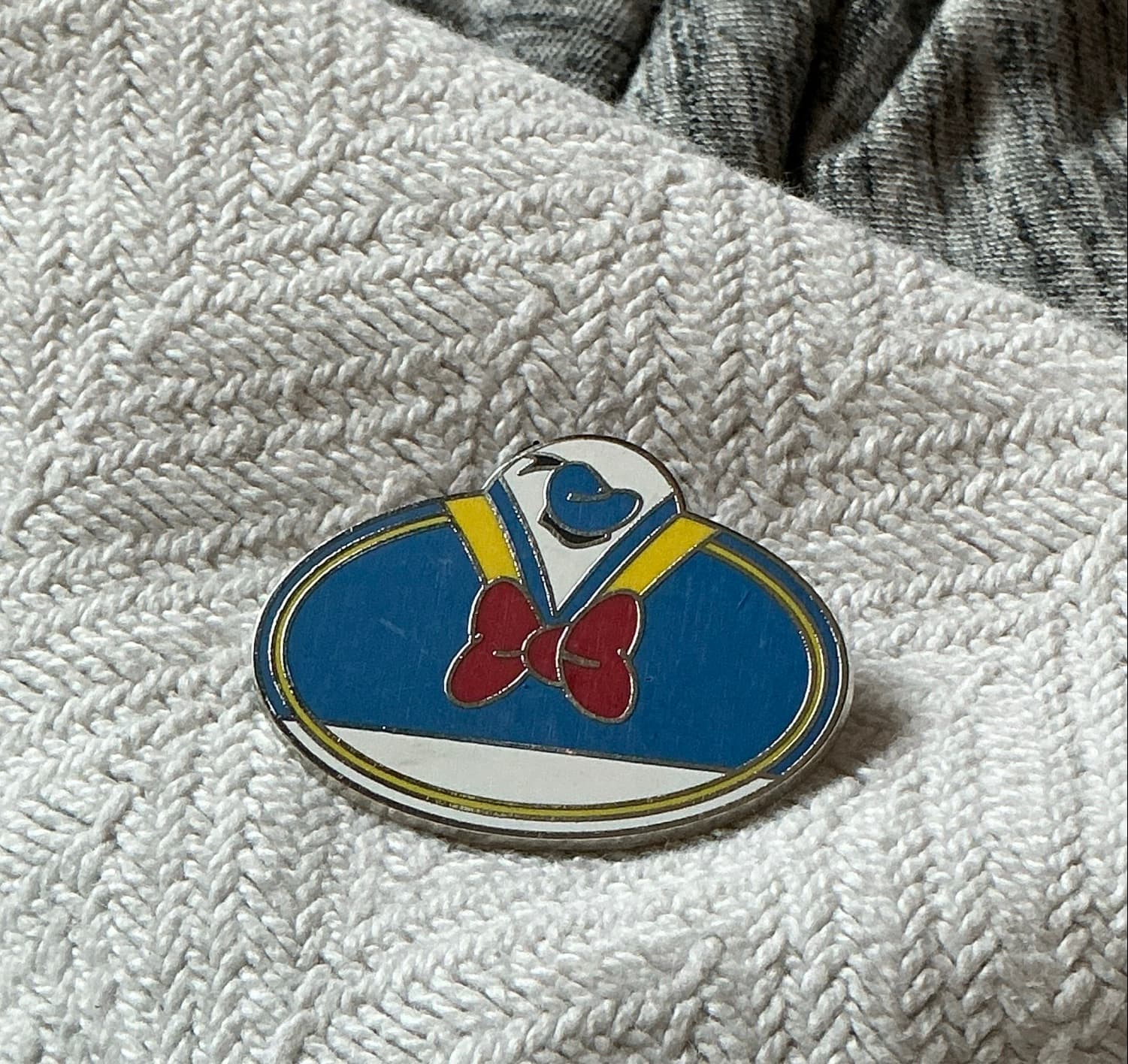 Donald Duck Name Tag front