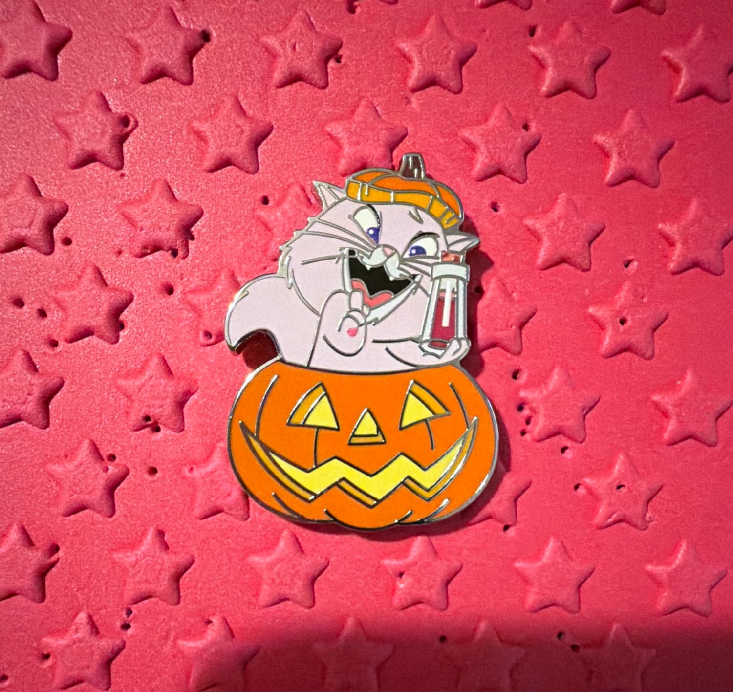 Yzma as Cat - Pumpkin Pals Mystery Pin Collection