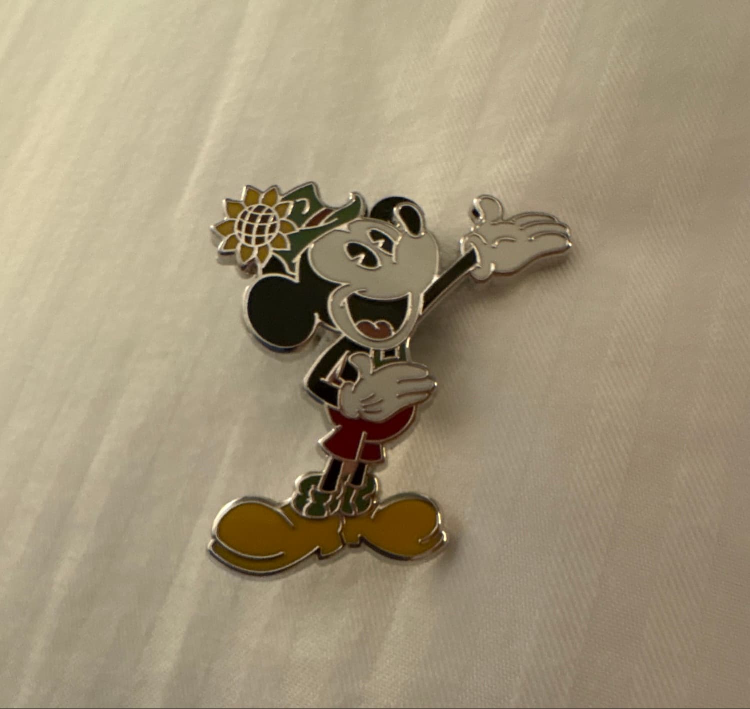Character Plants Mystery Pin Set
