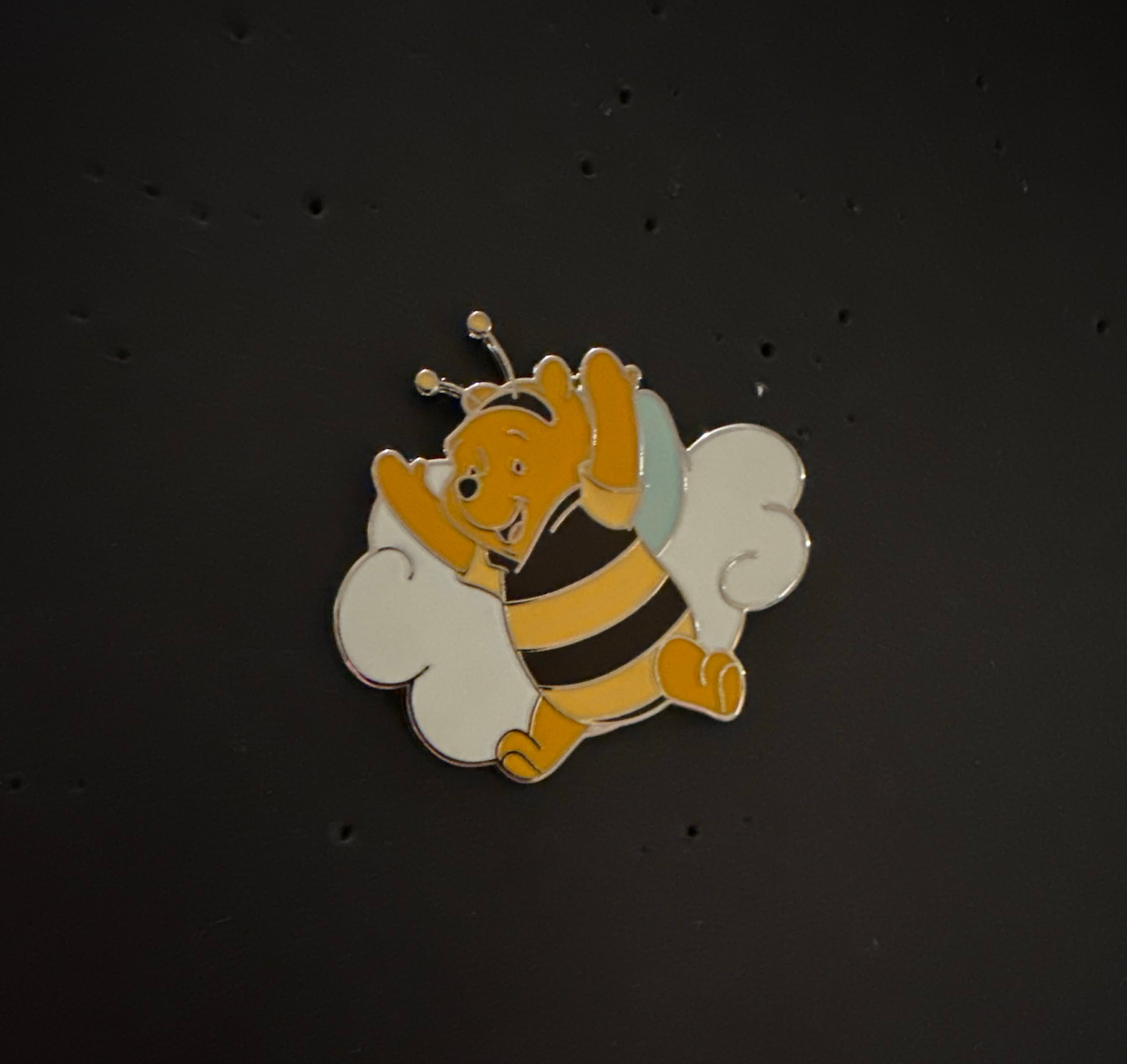 Winnie the Pooh as a Honey Bee - Fantasy Flights Mystery Set front