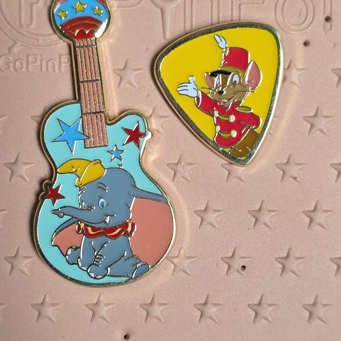BoxLunch Exclusive - Guitar & Pick Mystery Set - Dumbo front