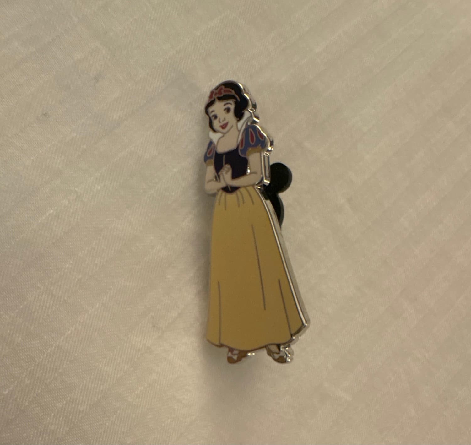 Snow White Pose Pin front