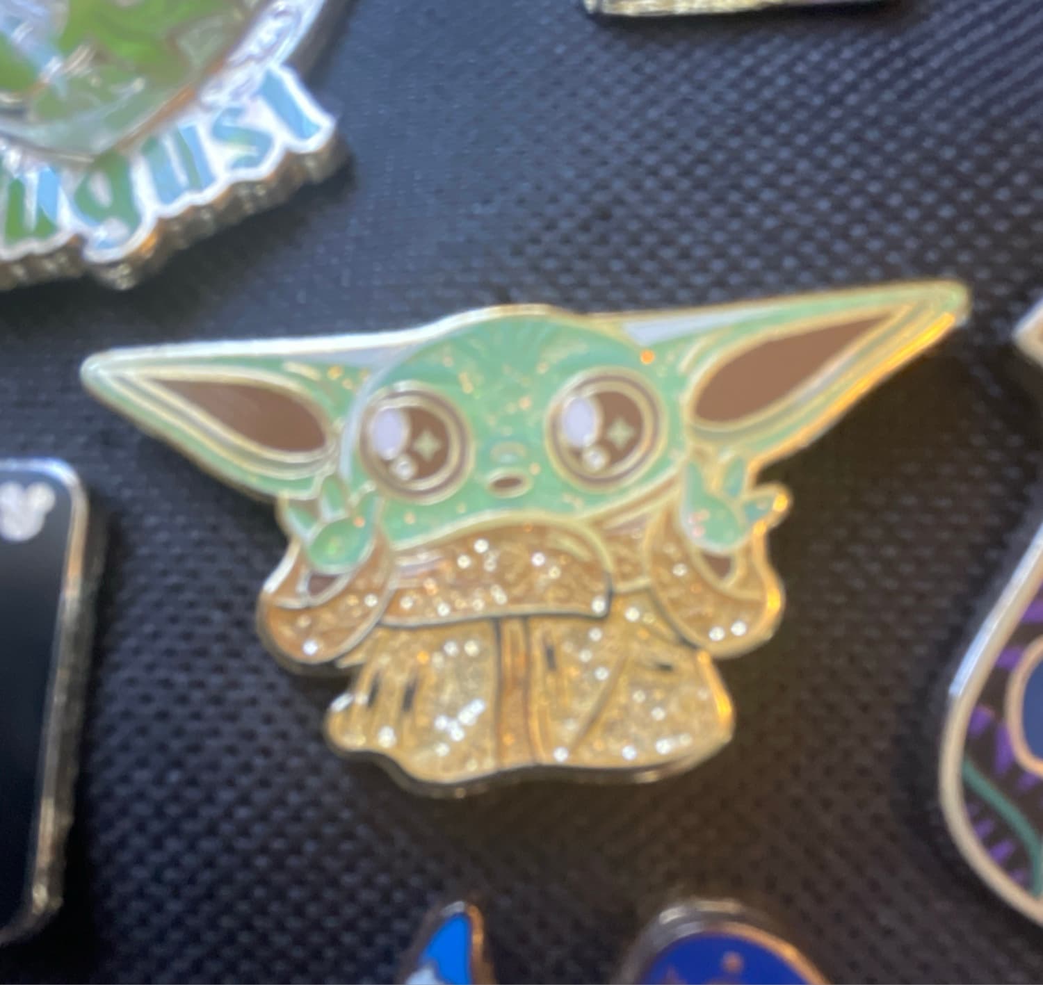 Disney Figpin Star Wars Grogu mystery Glitter Pin