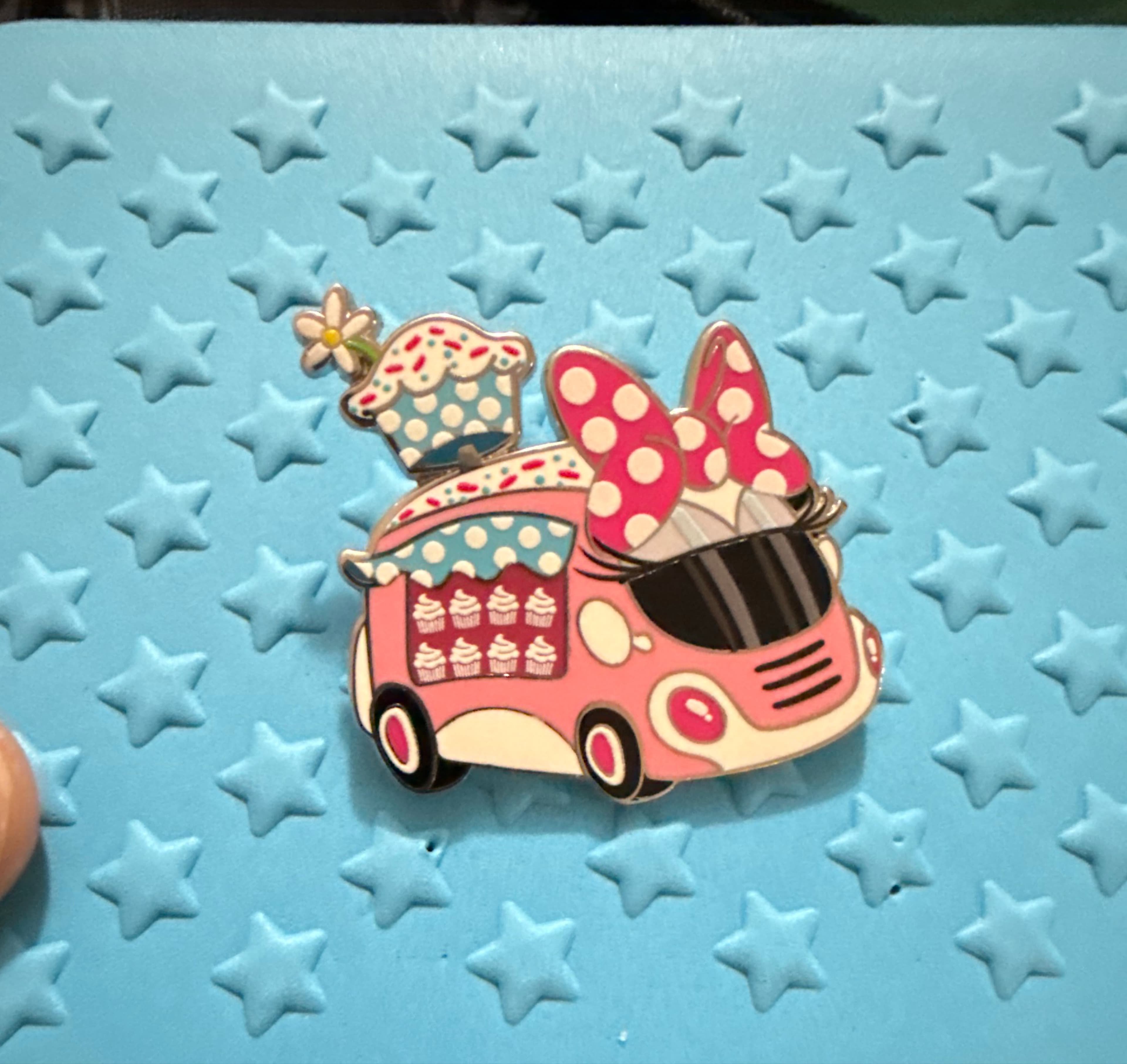 Minnie Mouse Cupcake Food Truck Pin front