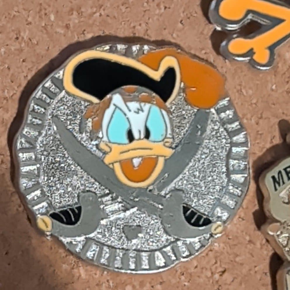 Donald - Pirate Coin - Hidden Mickey Collection front